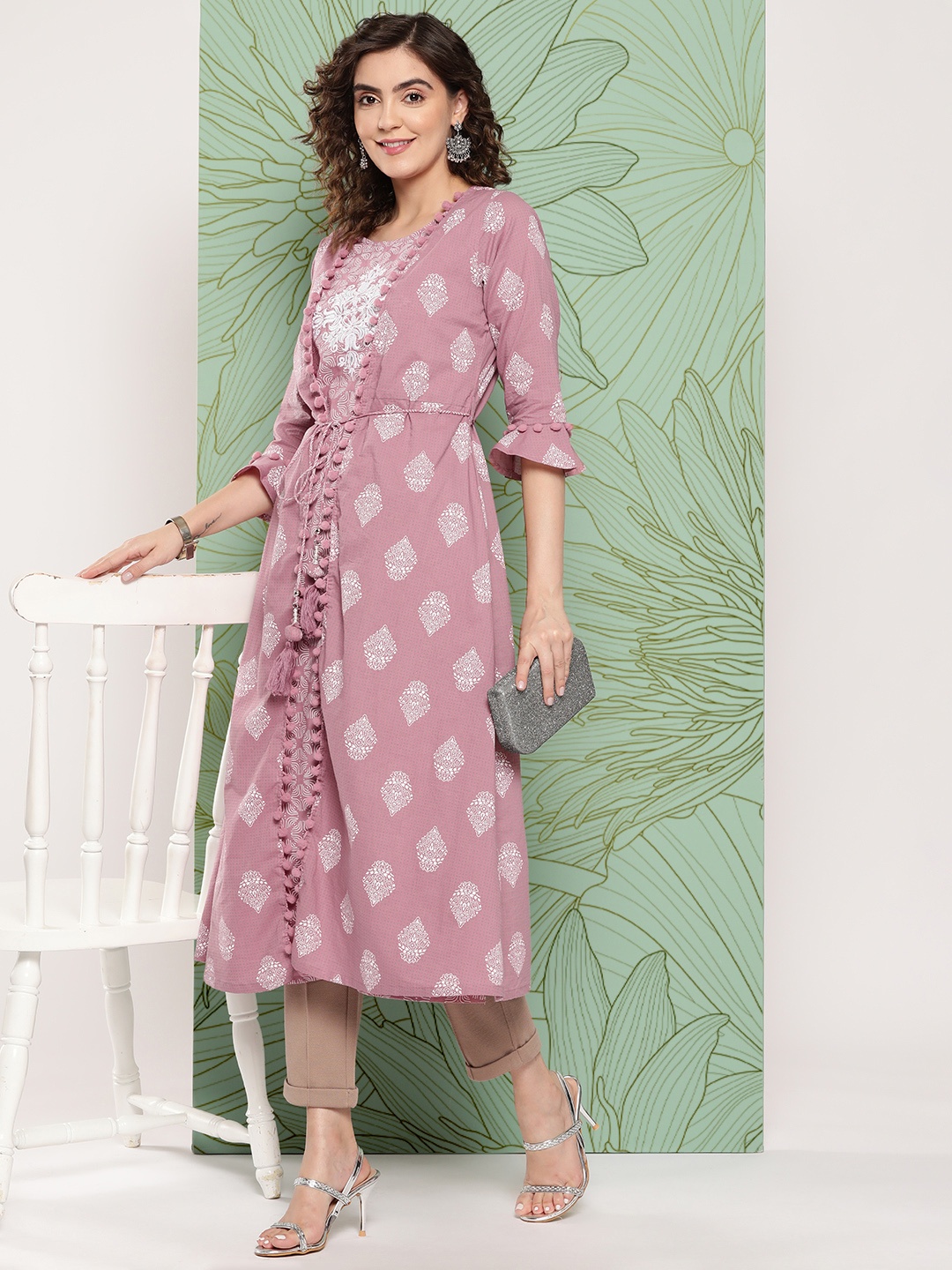 

Juniper Women Ethnic Motifs Printed Cambric Kurta, Mauve