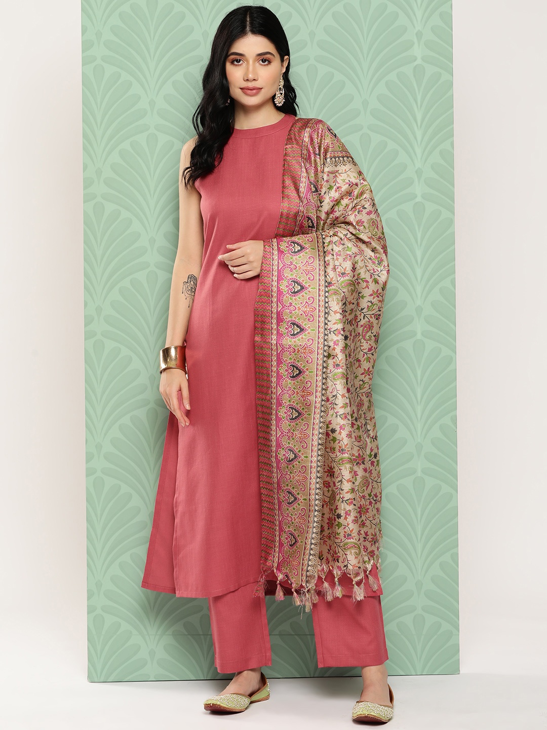 

Varanga Women Regular Kurta with Trousers & With Dupatta, Pink