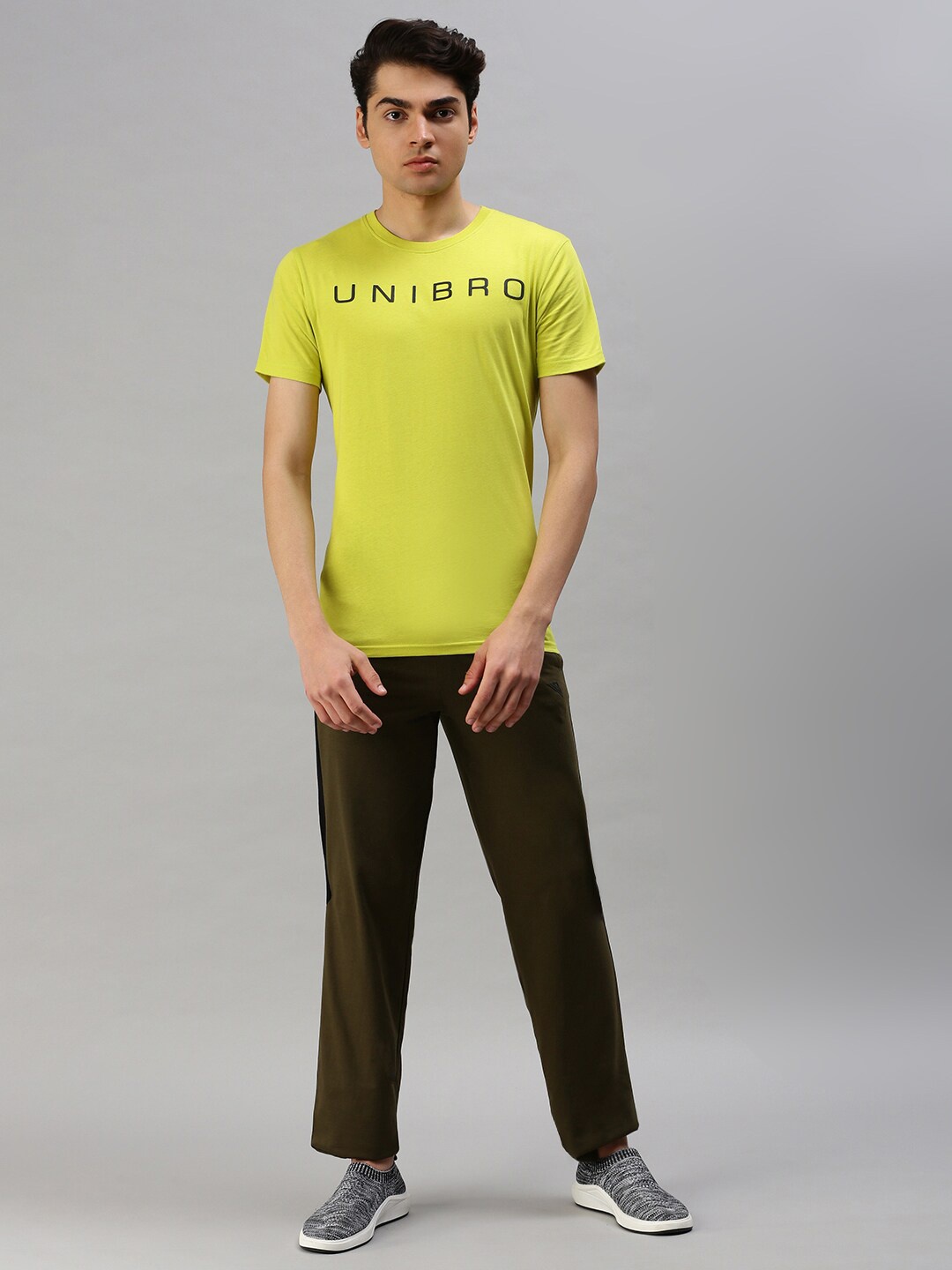 

Unibro Typography Printed Cotton T-shirt With Trousers, Green