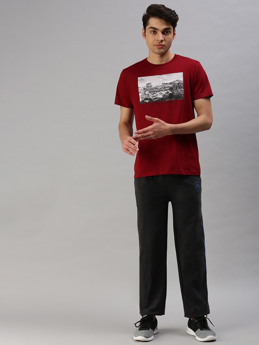 

Unibro Graphic Printed Pure Cotton T-shirt with Shorts, Maroon