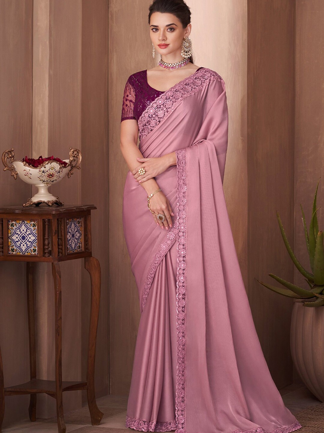 

ODETTE Embellished Bordered Saree, Pink