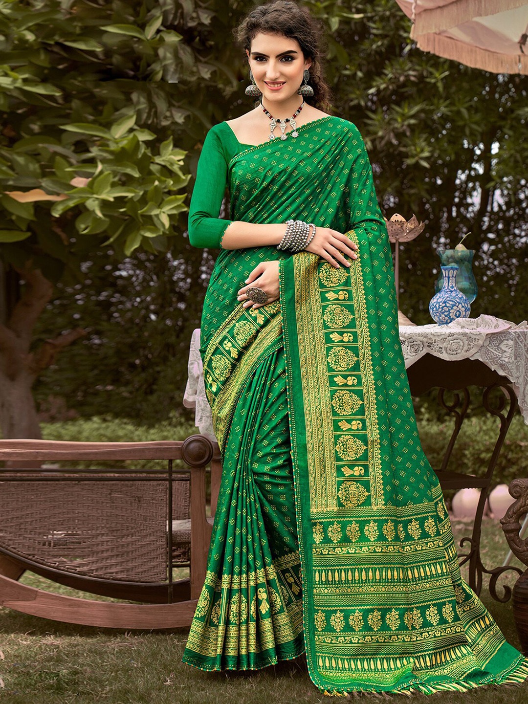 

ODETTE Ethnic Motifs Printed Silk Blend Saree, Green