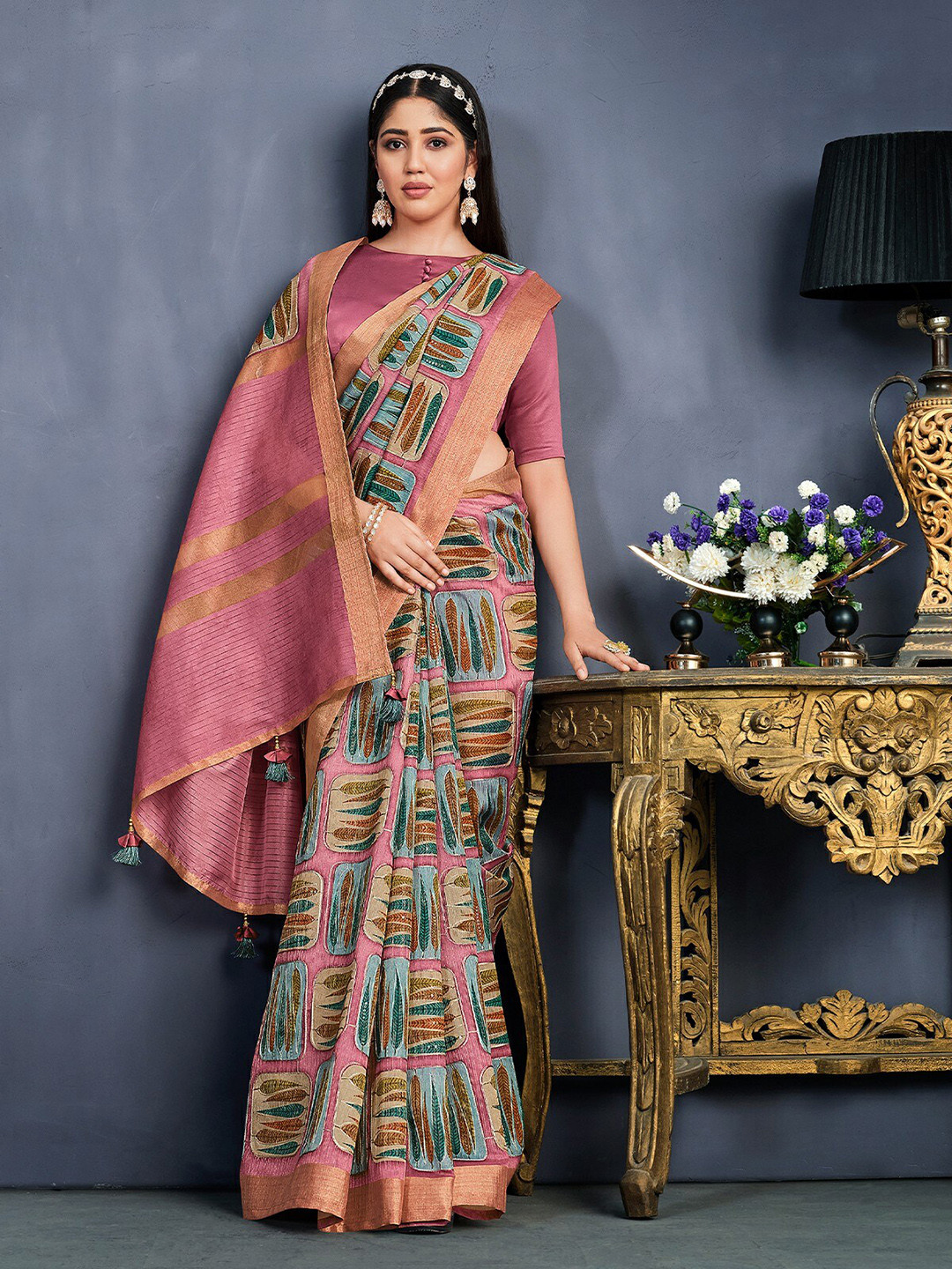 

ODETTE Floral Printed Silk Blend Saree, Pink