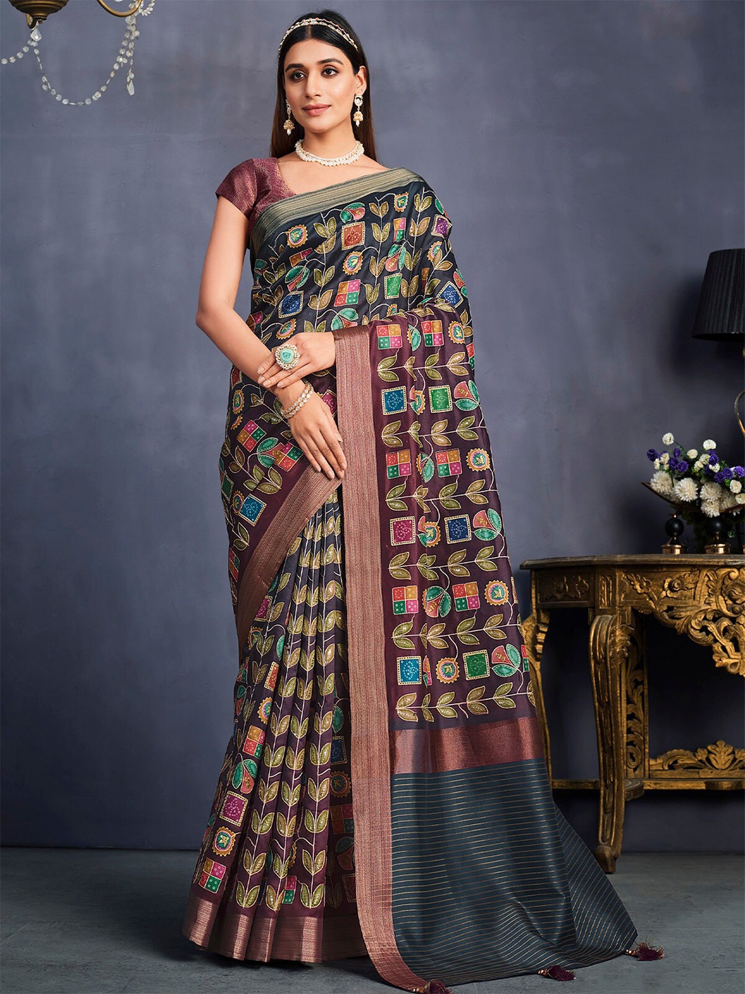 

ODETTE Floral Printed Zari Saree, Maroon