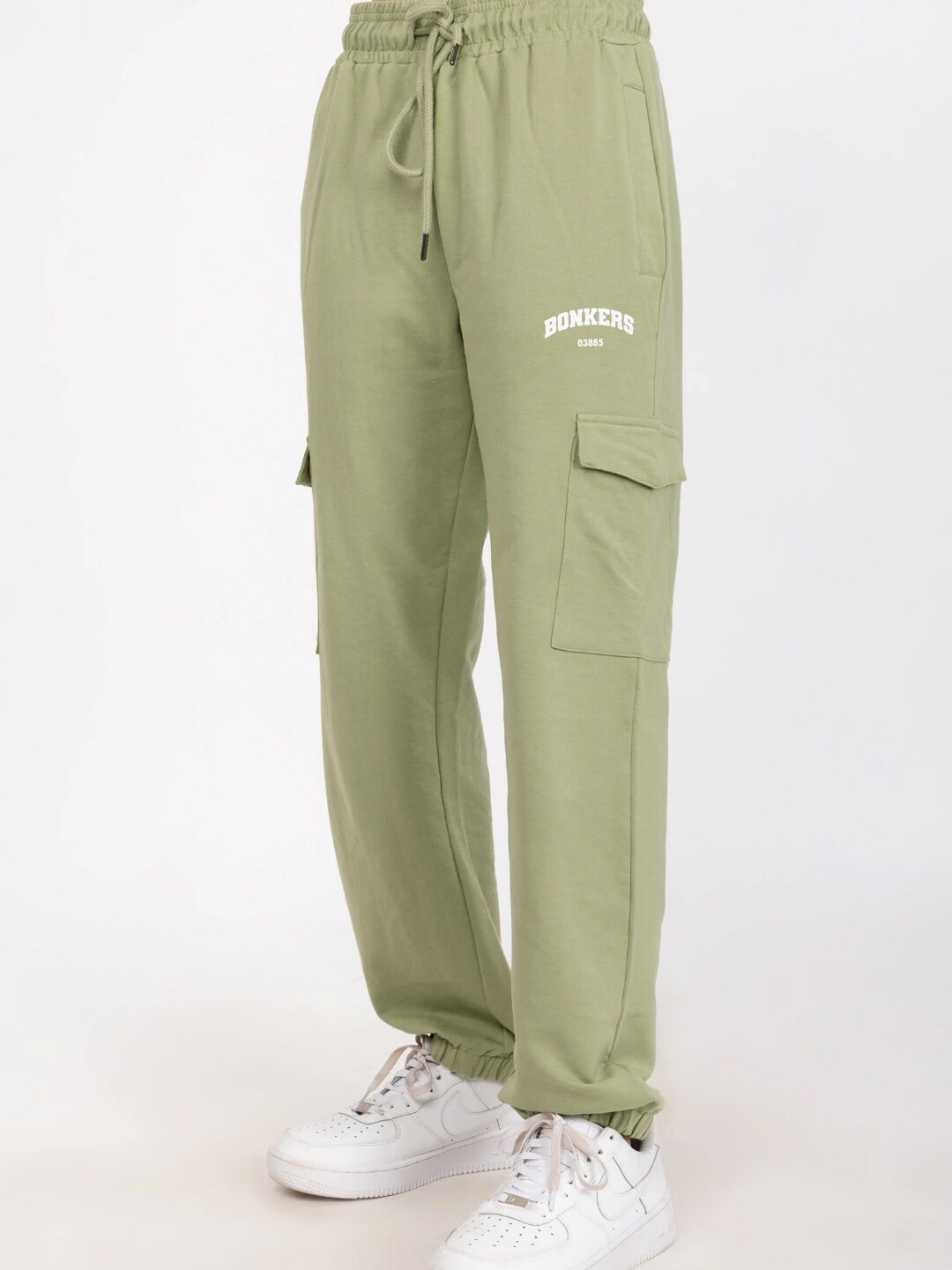 

Bonkers Corner Women Green Regular Fit Mid-Rise Joggers