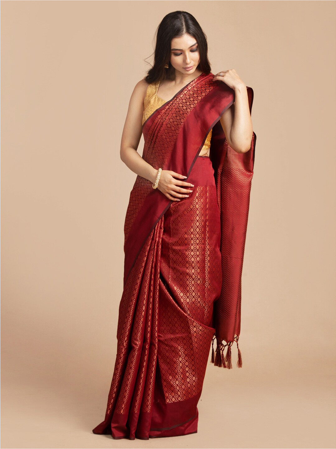

HOUSE OF BEGUM Woven Design Zari Banarasi Saree, Maroon