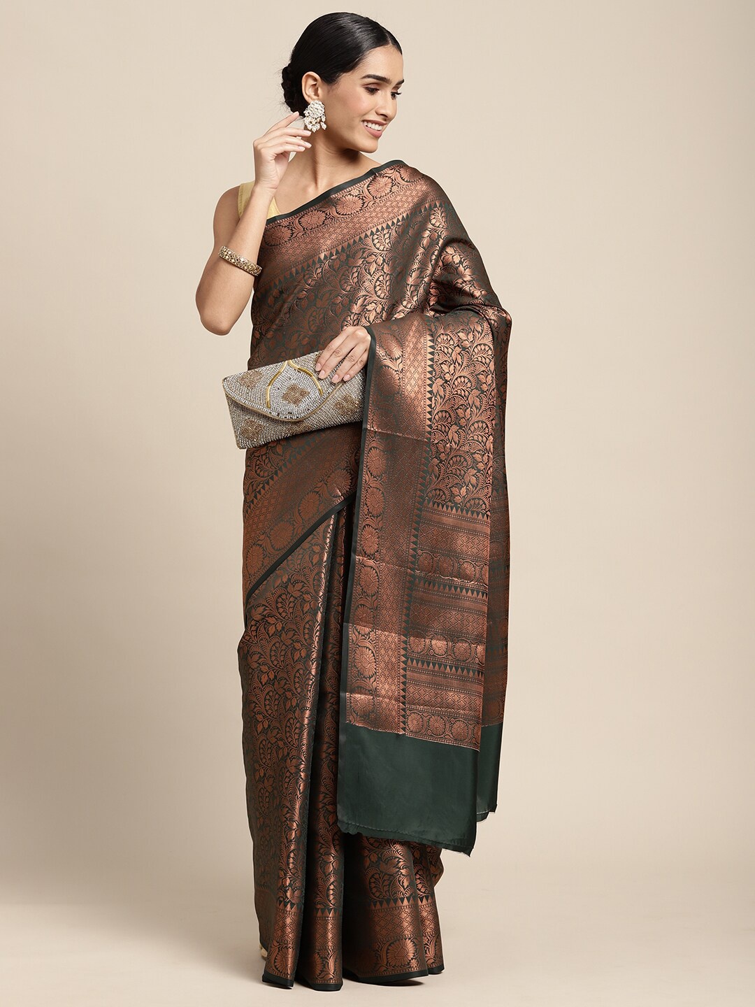

HOUSE OF BEGUM Floral Woven Design Zari Kanjeevaram Saree, Green