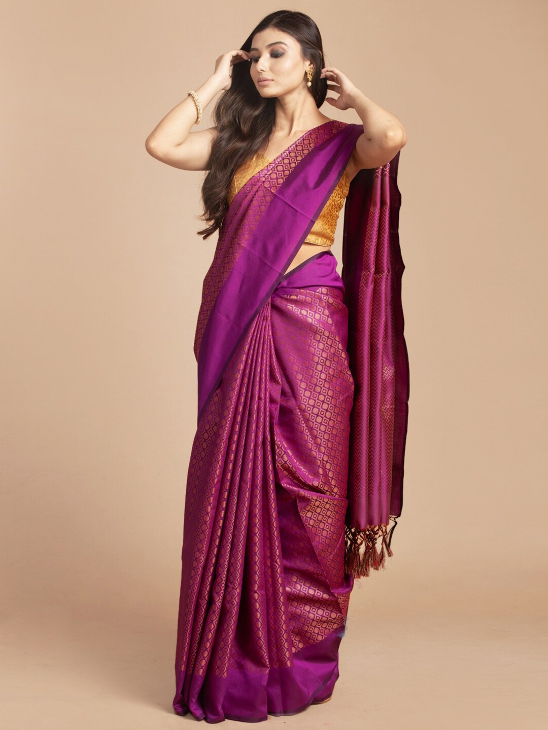 

HOUSE OF BEGUM Woven Design Zari Banarasi Saree, Maroon