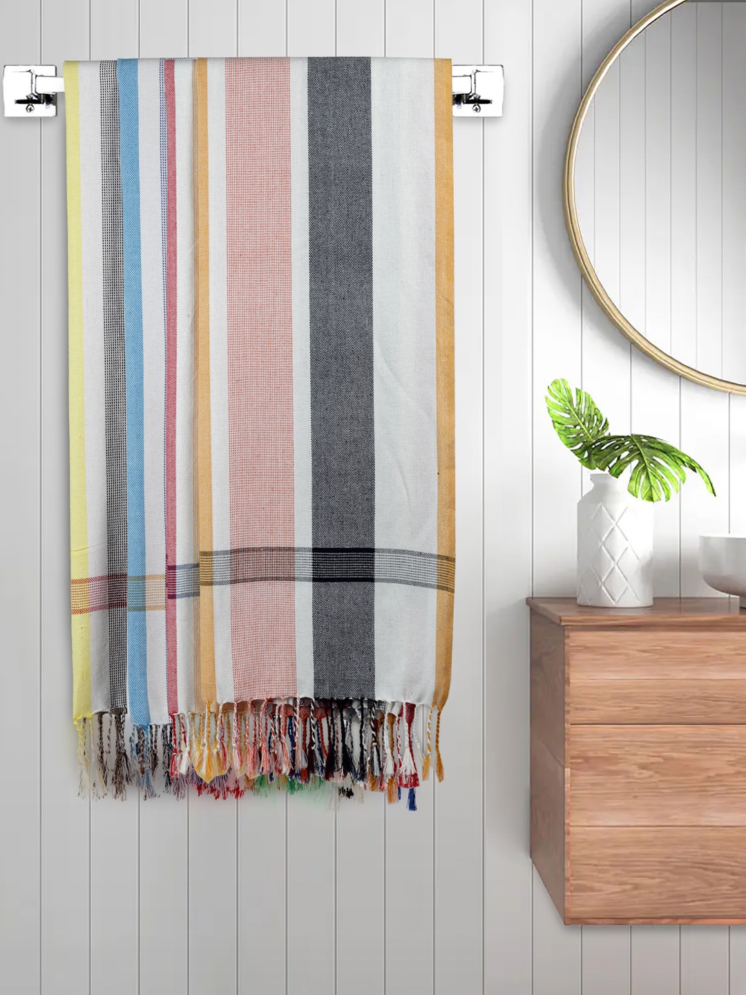 

FABINALIV White & Red 4 Pieces Striped Cotton 225 GSM Bath Towels