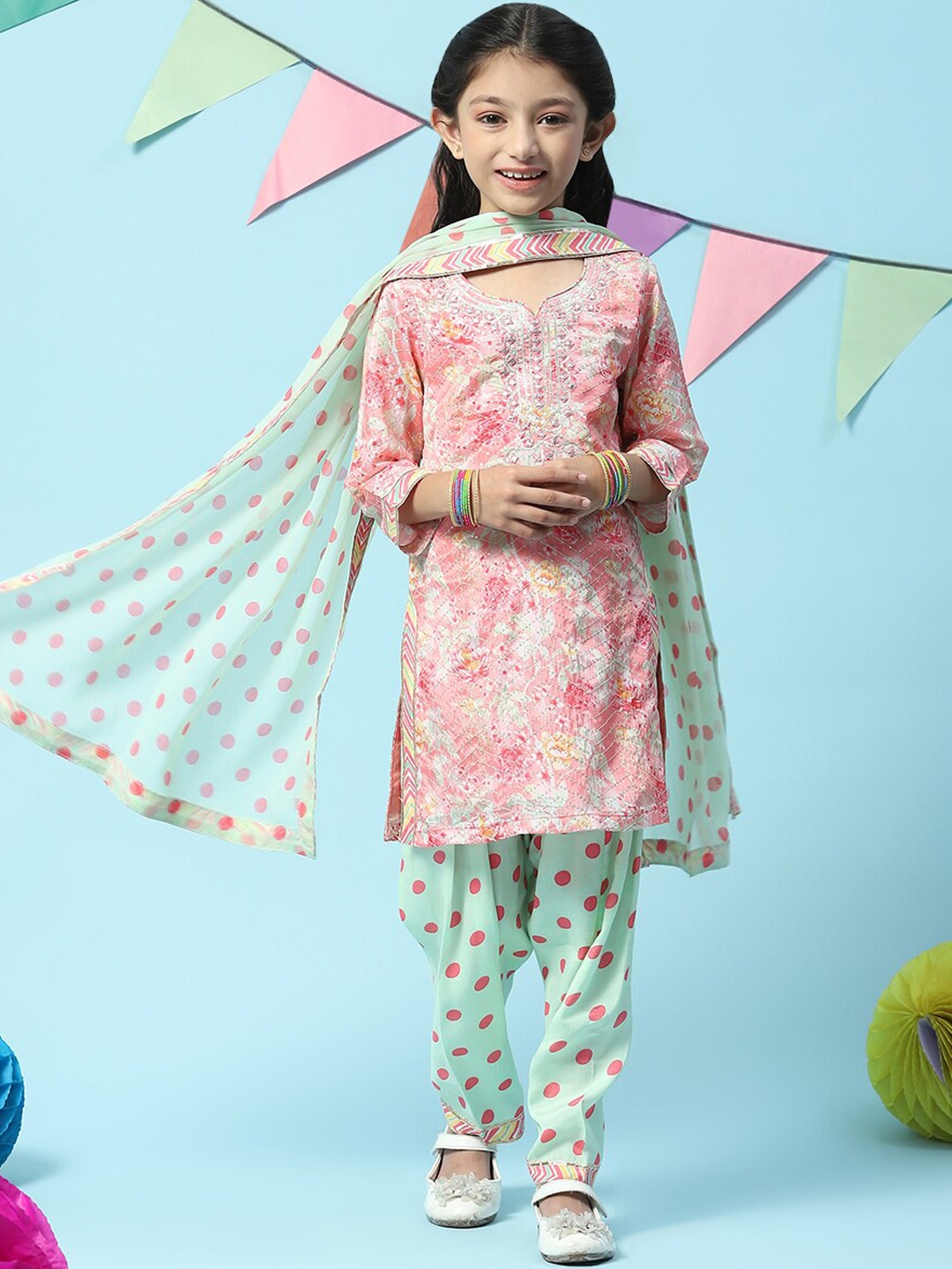 

Biba Girls thnic Motifs Embroidered Sequinned Kurta with Salwar & With Dupatta, Peach
