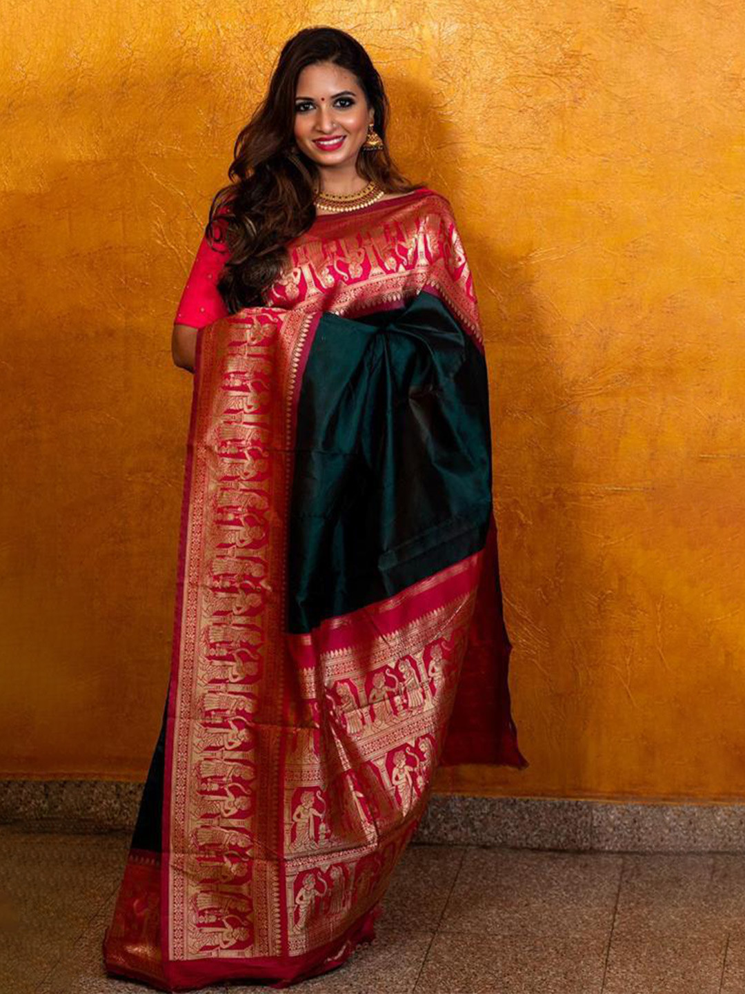 

DIVASTRI Zari Banarasi Saree, Green