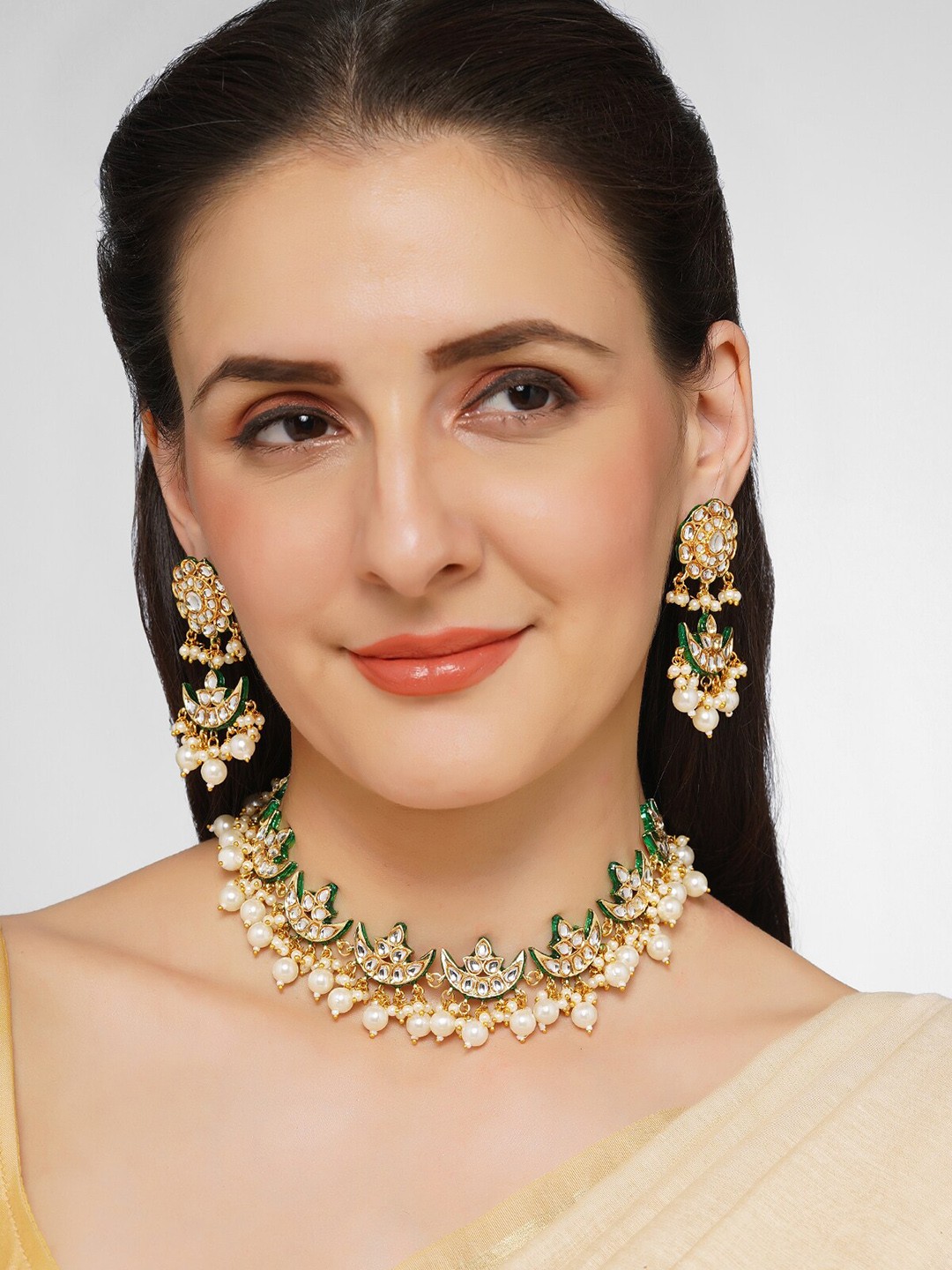 

AQUASTREET Kundan Studded & Beaded Jewellery Set, Gold