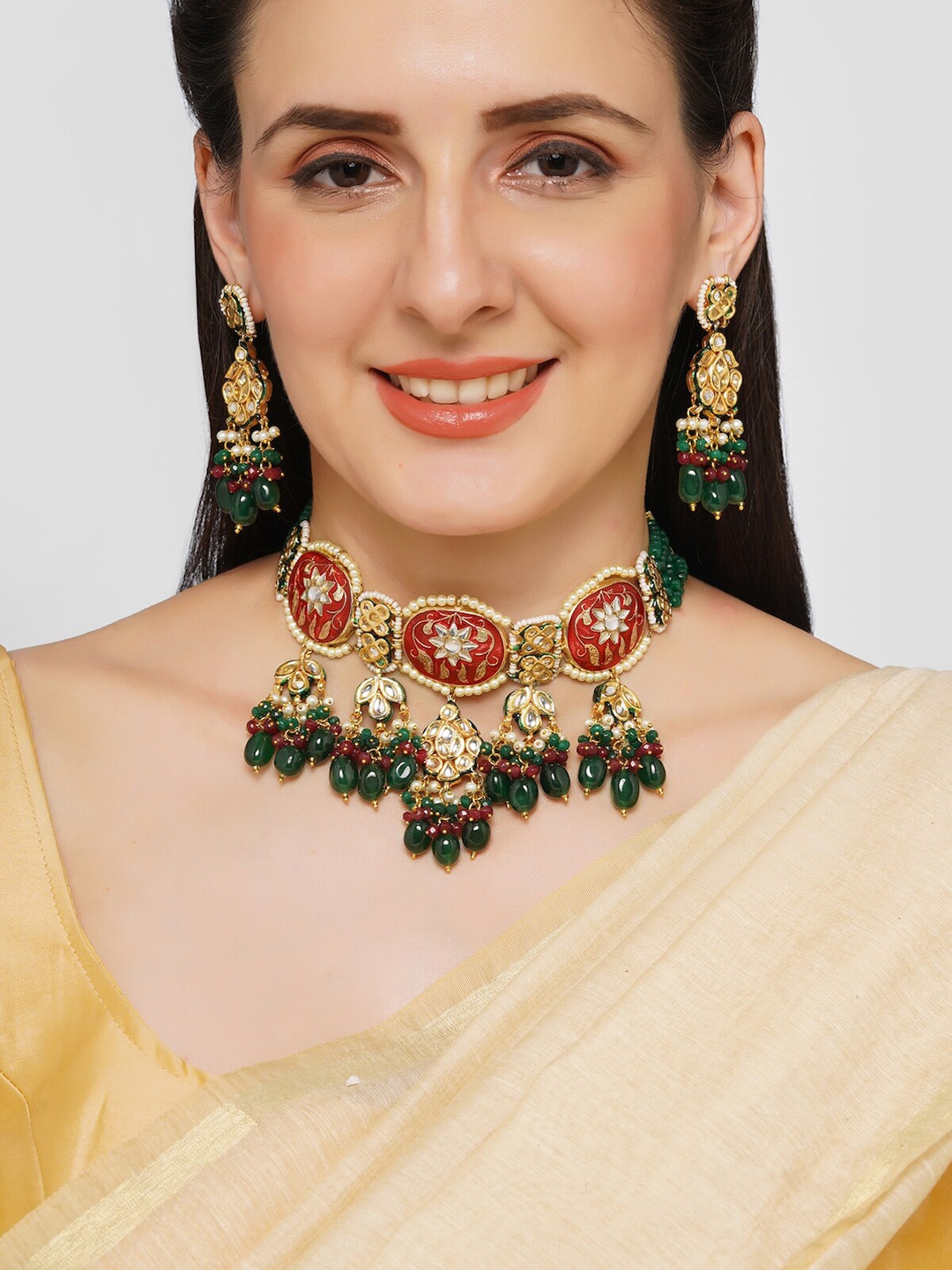 

AQUASTREET Gold-Plated Kundan Studded & Beaded Jewellery Set