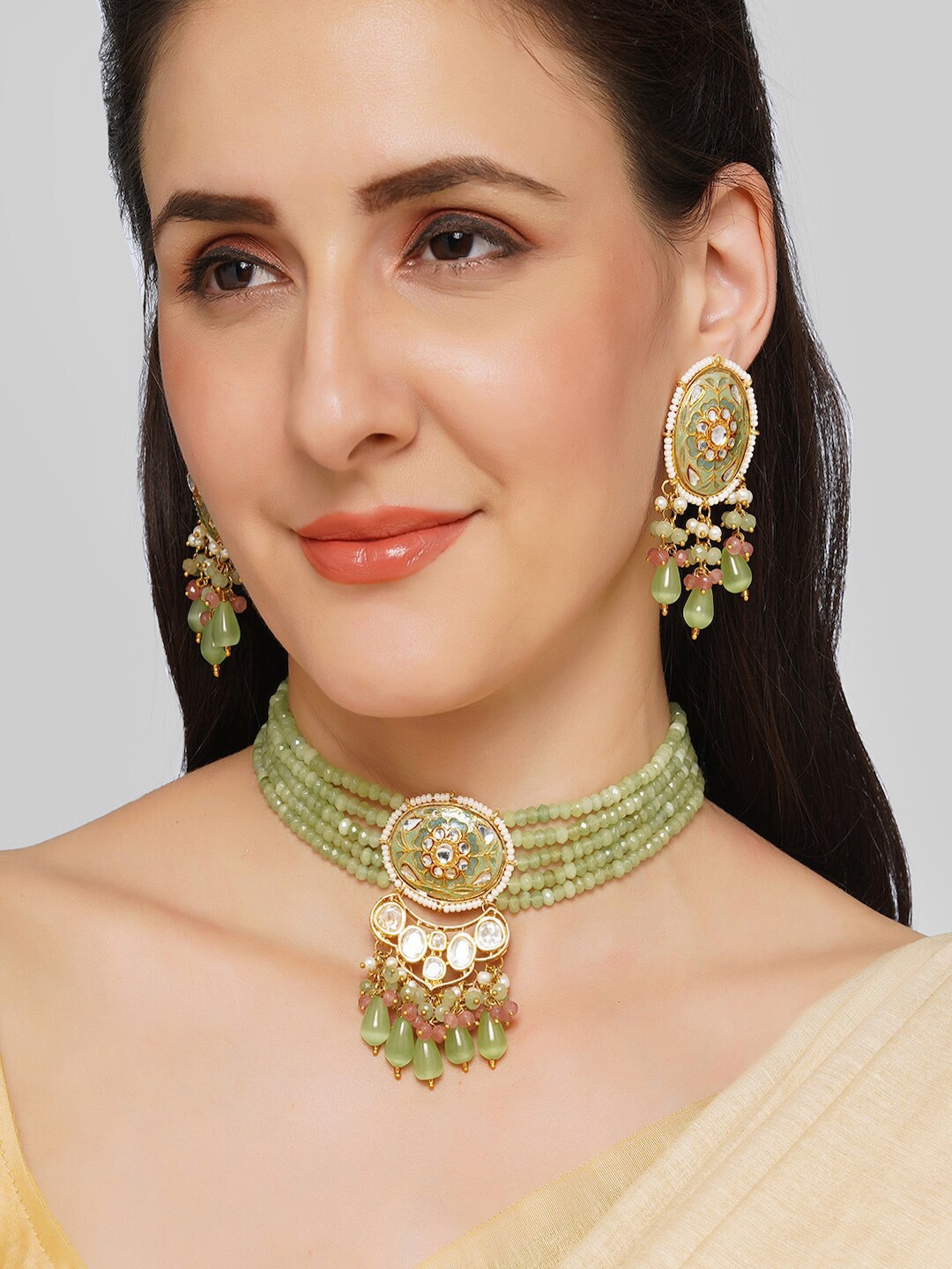 

AQUASTREET Gold-Plated Kundan Studded & Beaded Jewellery Set