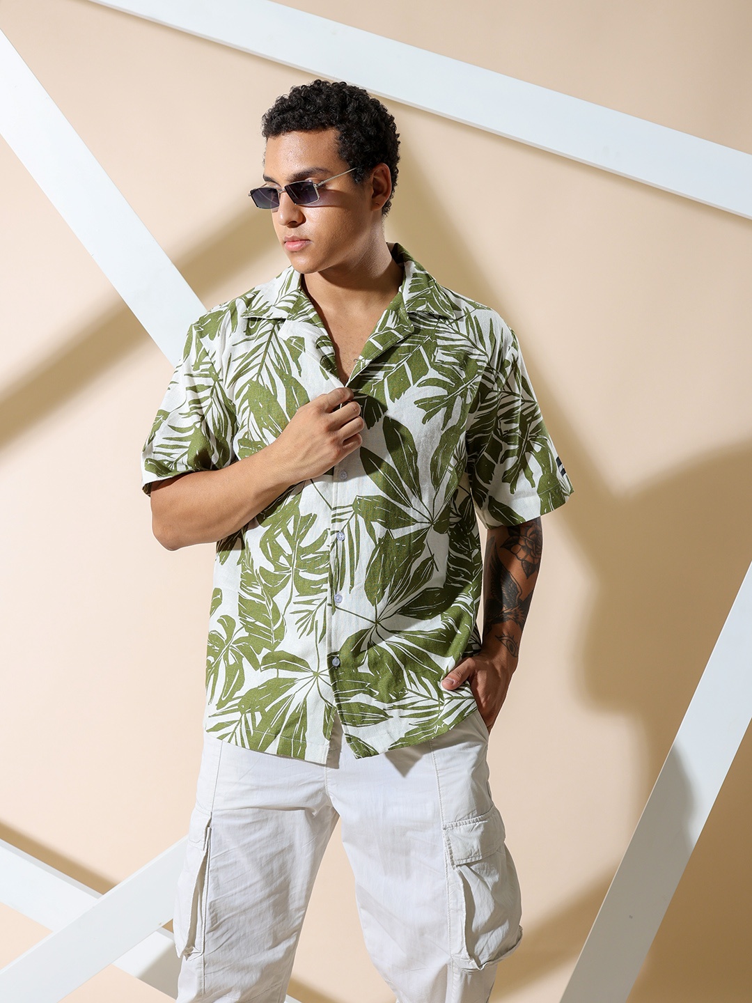 

UNRL Relaxed Tropical Printed Casual Shirt, White