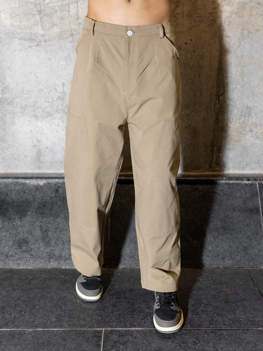

UNRL Men Loose Fit Pure Cotton Mid-Rise Trousers, Khaki