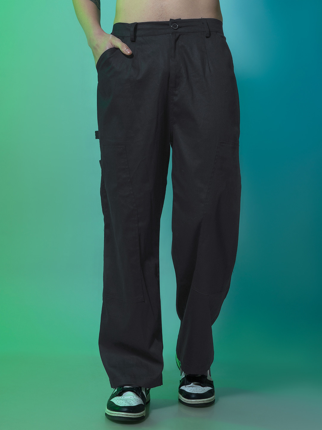 

UNRL Men Pure Cotton Straight Fit Trousers, Black