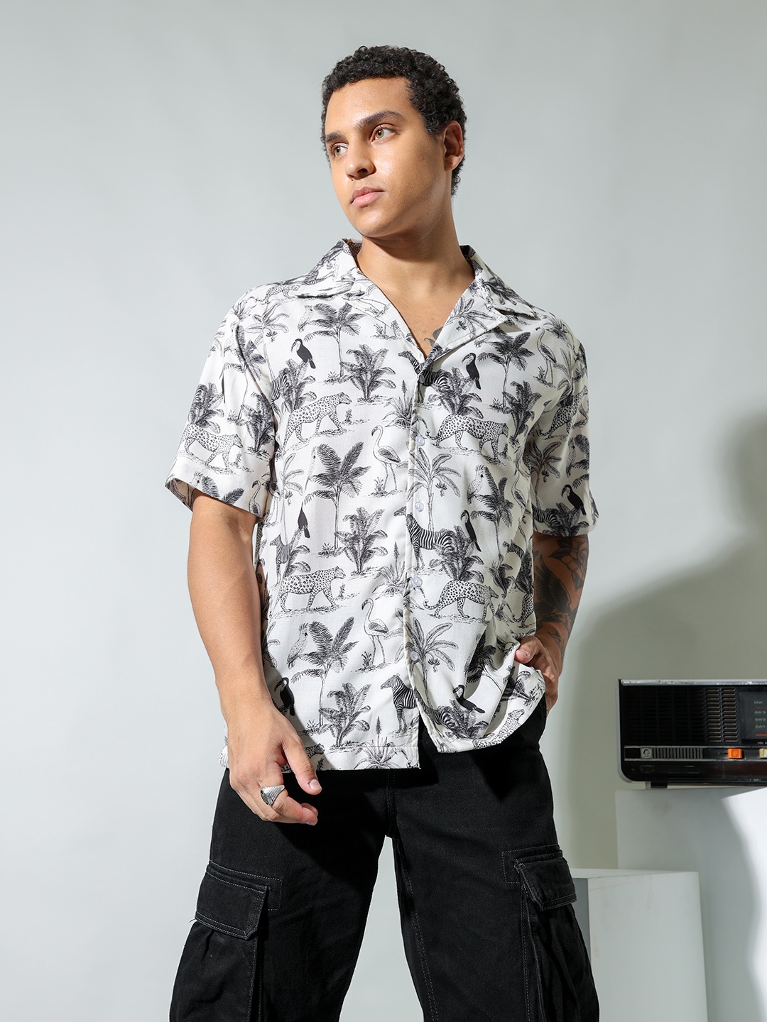 

UNRL Relaxed Graphic Printed Casual Shirt, Off white