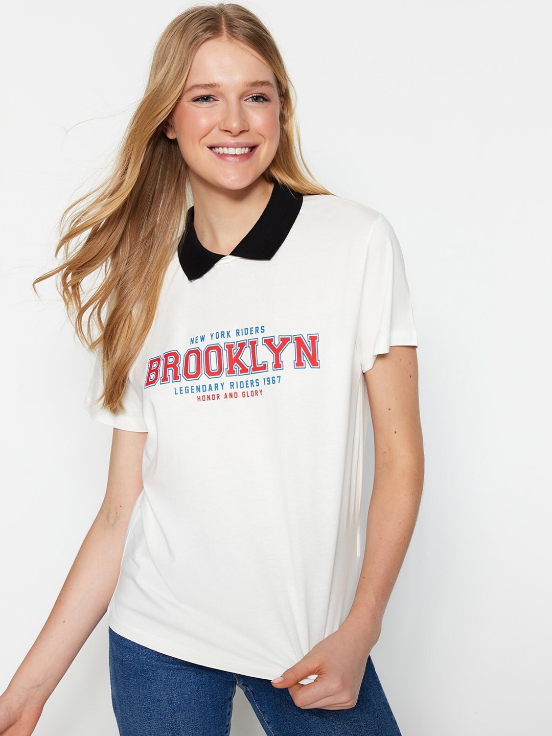 

Trendyol Typography Printed V-Neck Pure Cotton T-shirt, White