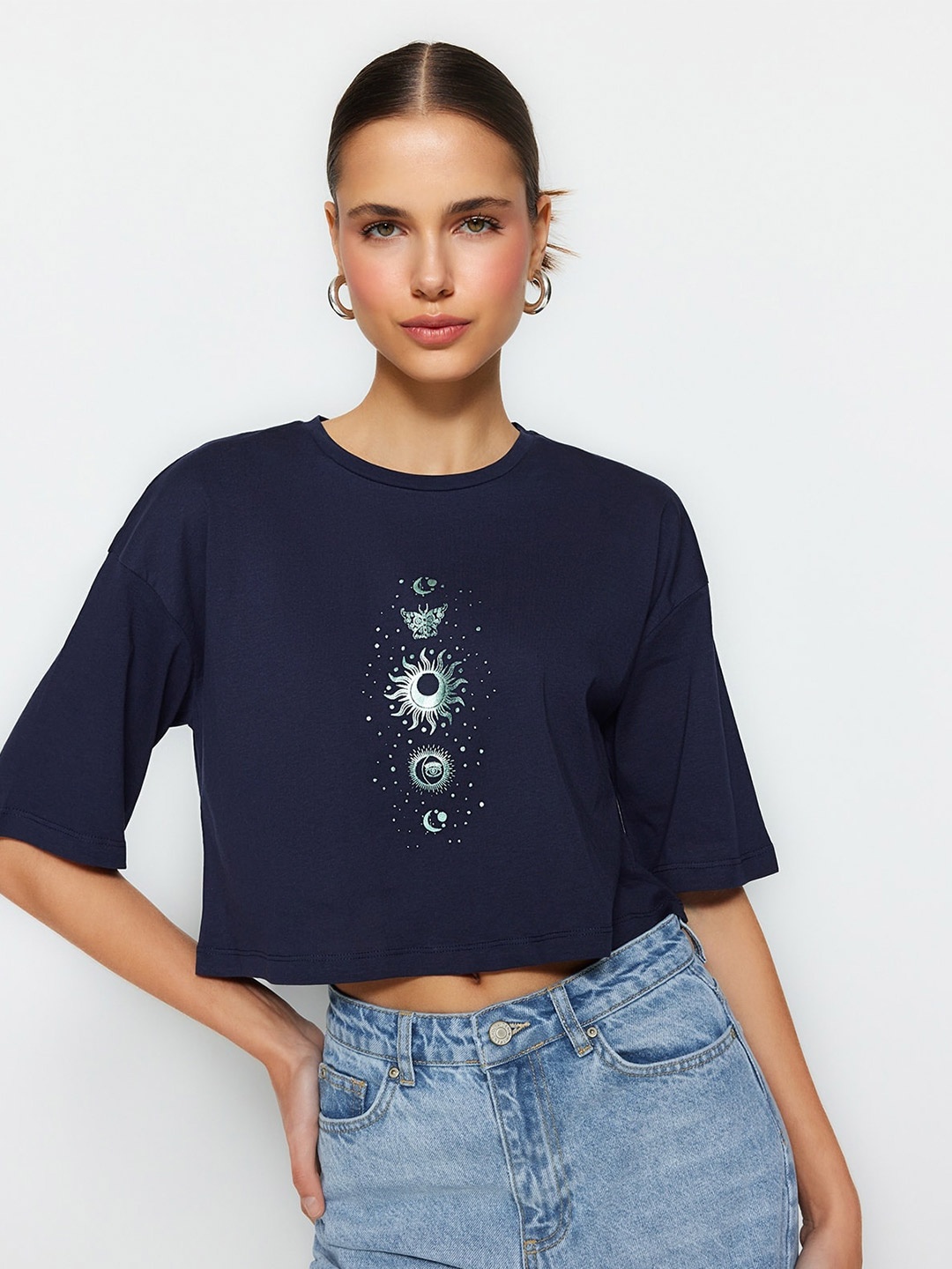

Trendyol Graphic Printed Drop Shoulder Sleeves Pure Cotton Crop T-shirt, Navy blue