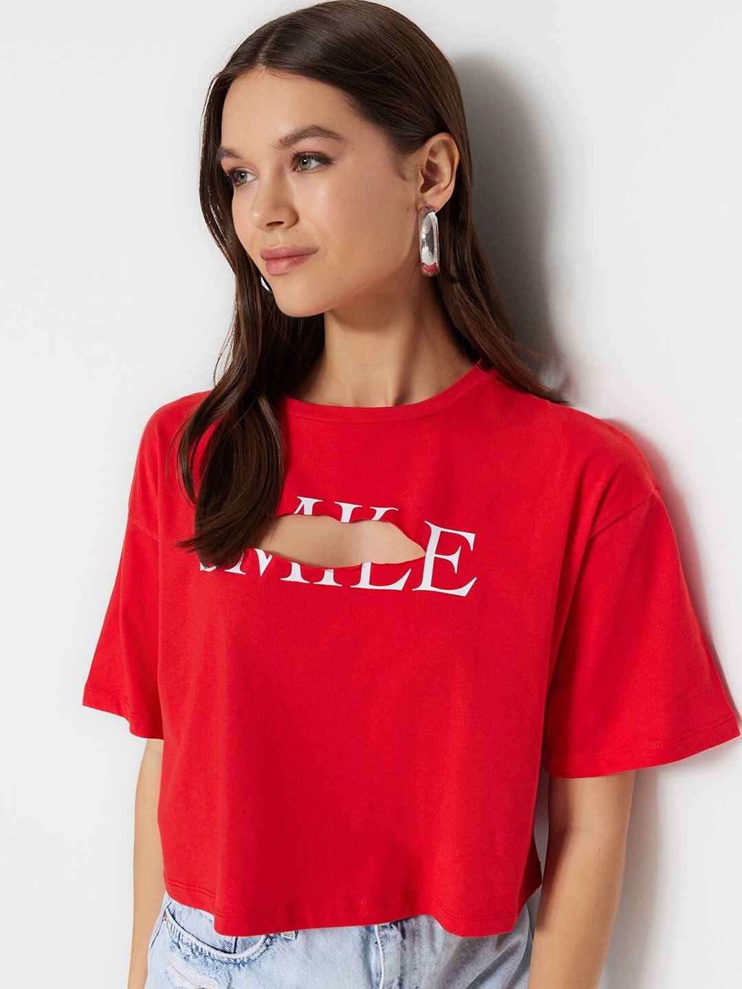 

Trendyol Typography Printed Cut Out Detailed Pure Cotton T-shirt, Red