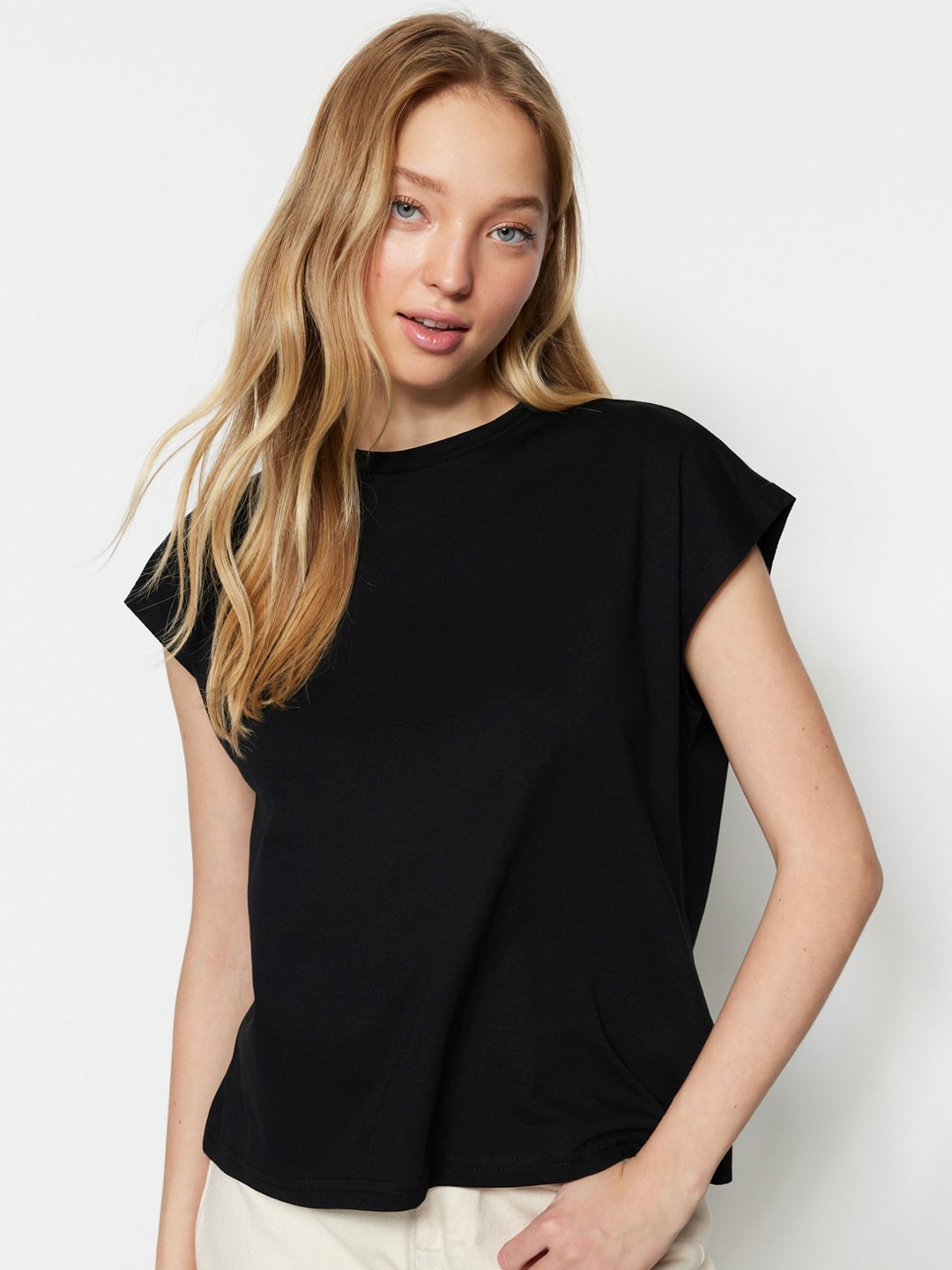 

Trendyol Extended Sleeves Pure Cotton T-Shirt, Black