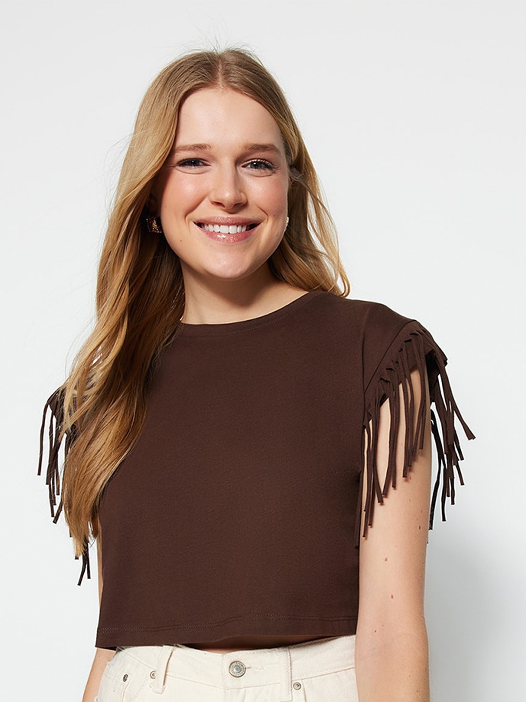 

Trendyol Extended Sleeves Fringed Cotton Crop T-shirt, Na