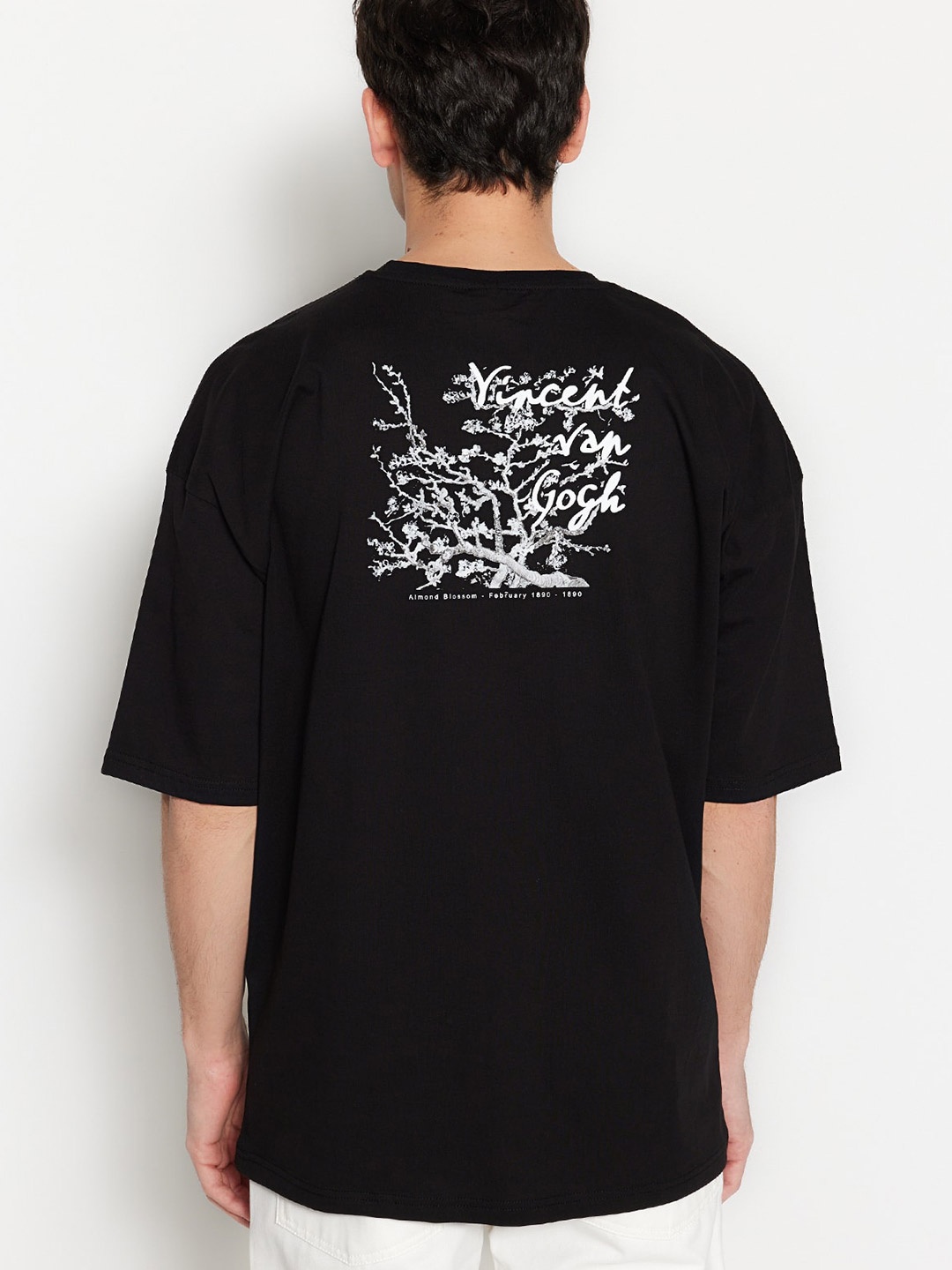 

Trendyol Graphic Printed Drop-Shoulder Sleeves T-shirt, Black