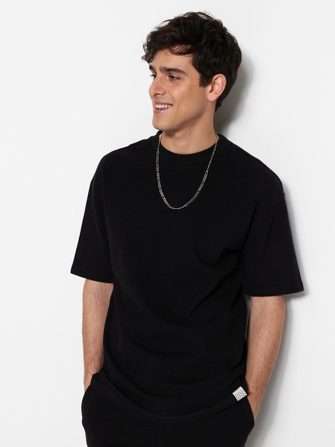 

Trendyol Round Neck Pure Cotton T-Shirt, Black