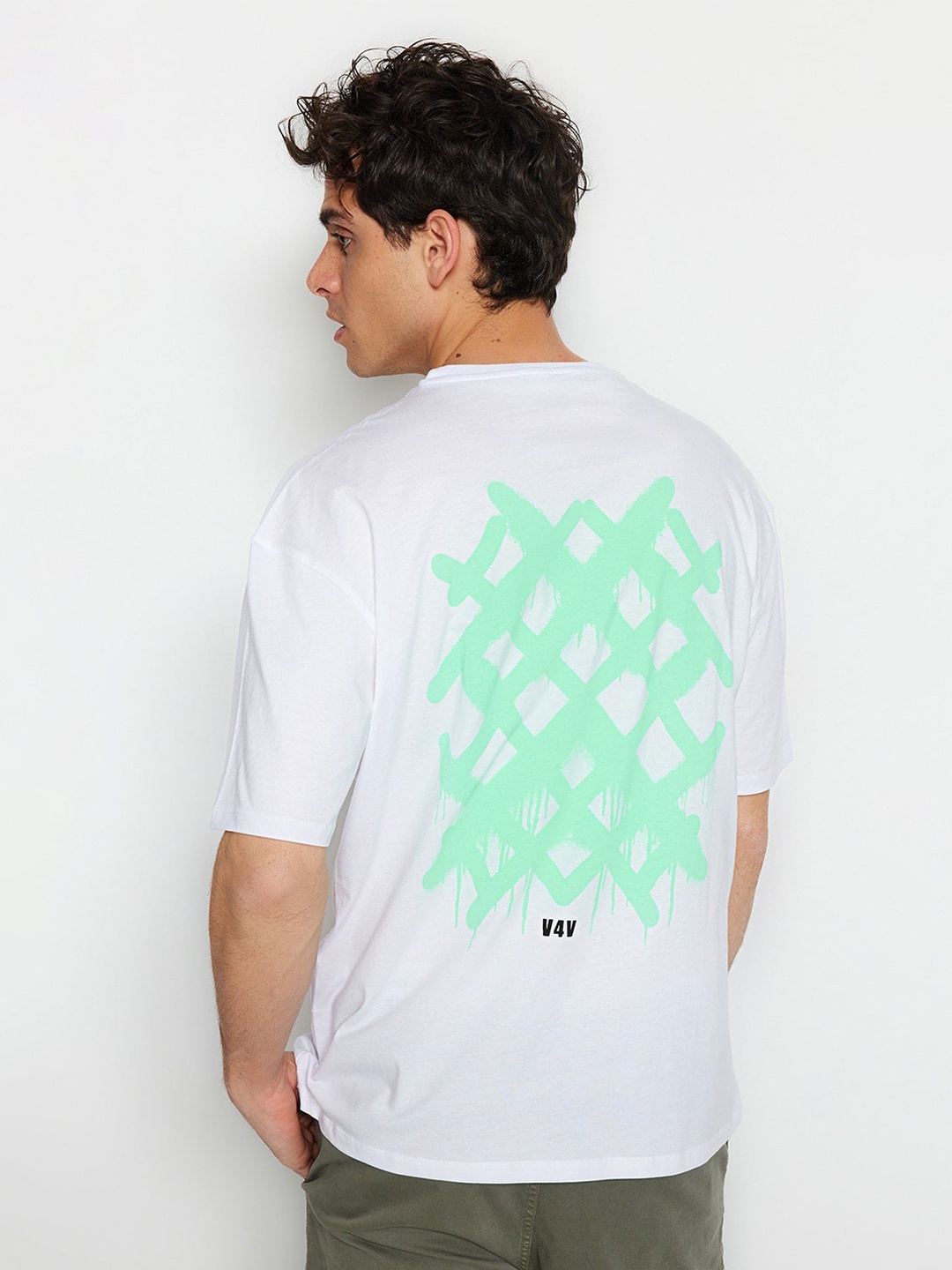 

Trendyol Conversational Printed Drop-Shoulder Sleeves Pure Cotton T-Shirt, White