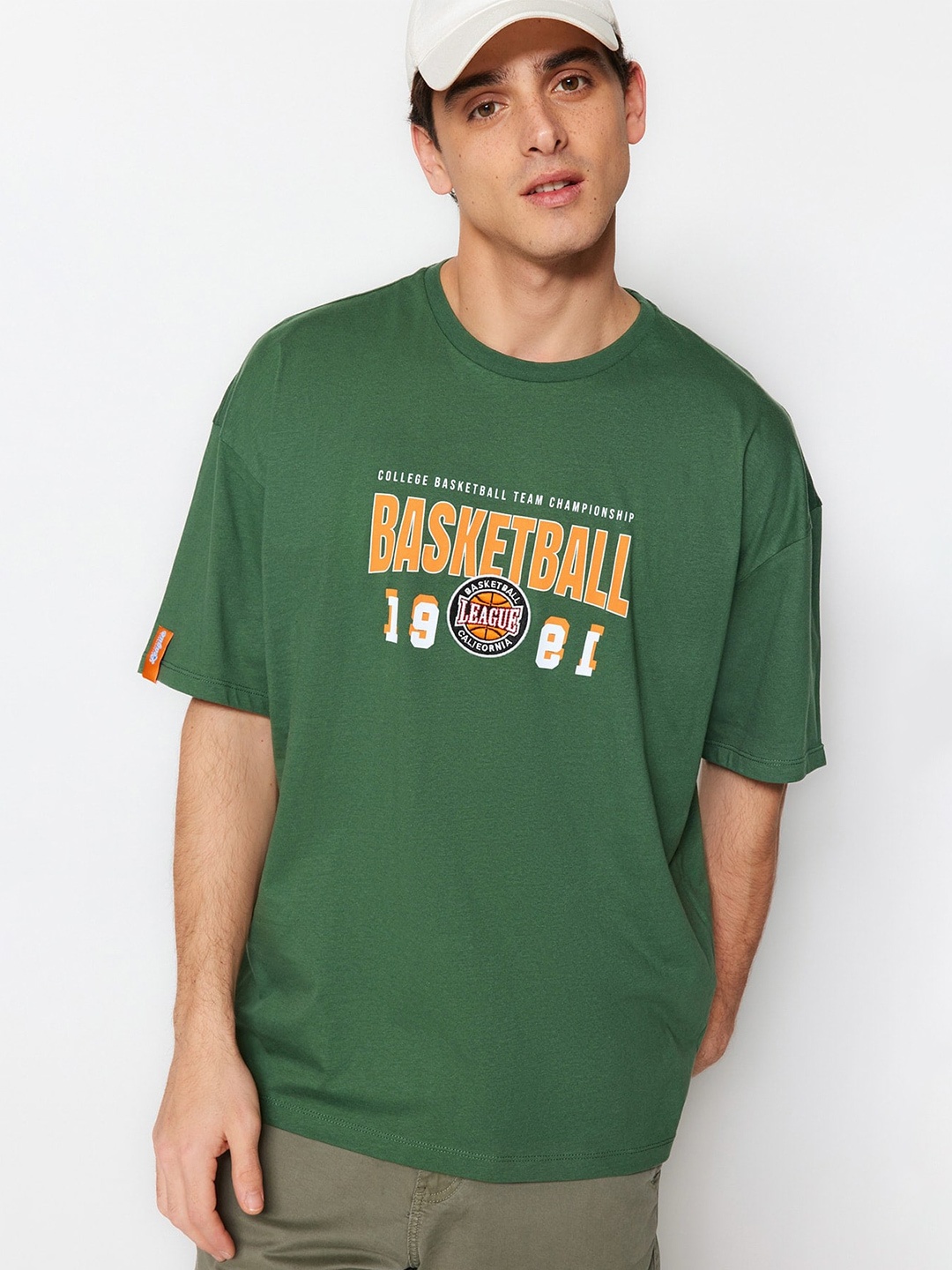 

Trendyol Typography Printed Drop-Shoulder Sleeves Pure Cotton T-shirt, Green