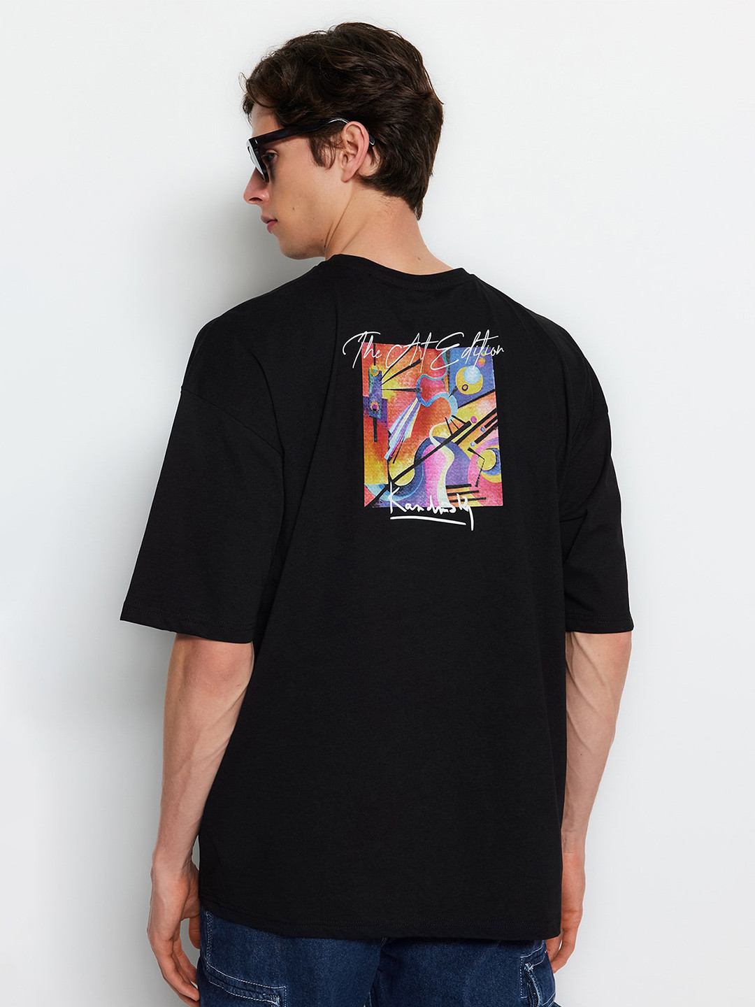 

Trendyol Graphic Printed Drop-Shoulder Sleeves T-shirt, Black