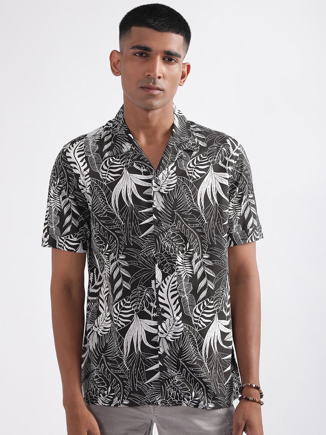 

Antony Morato Floral Printed Cuban Collar Short Sleeves Opaque Casual Shirt, Black
