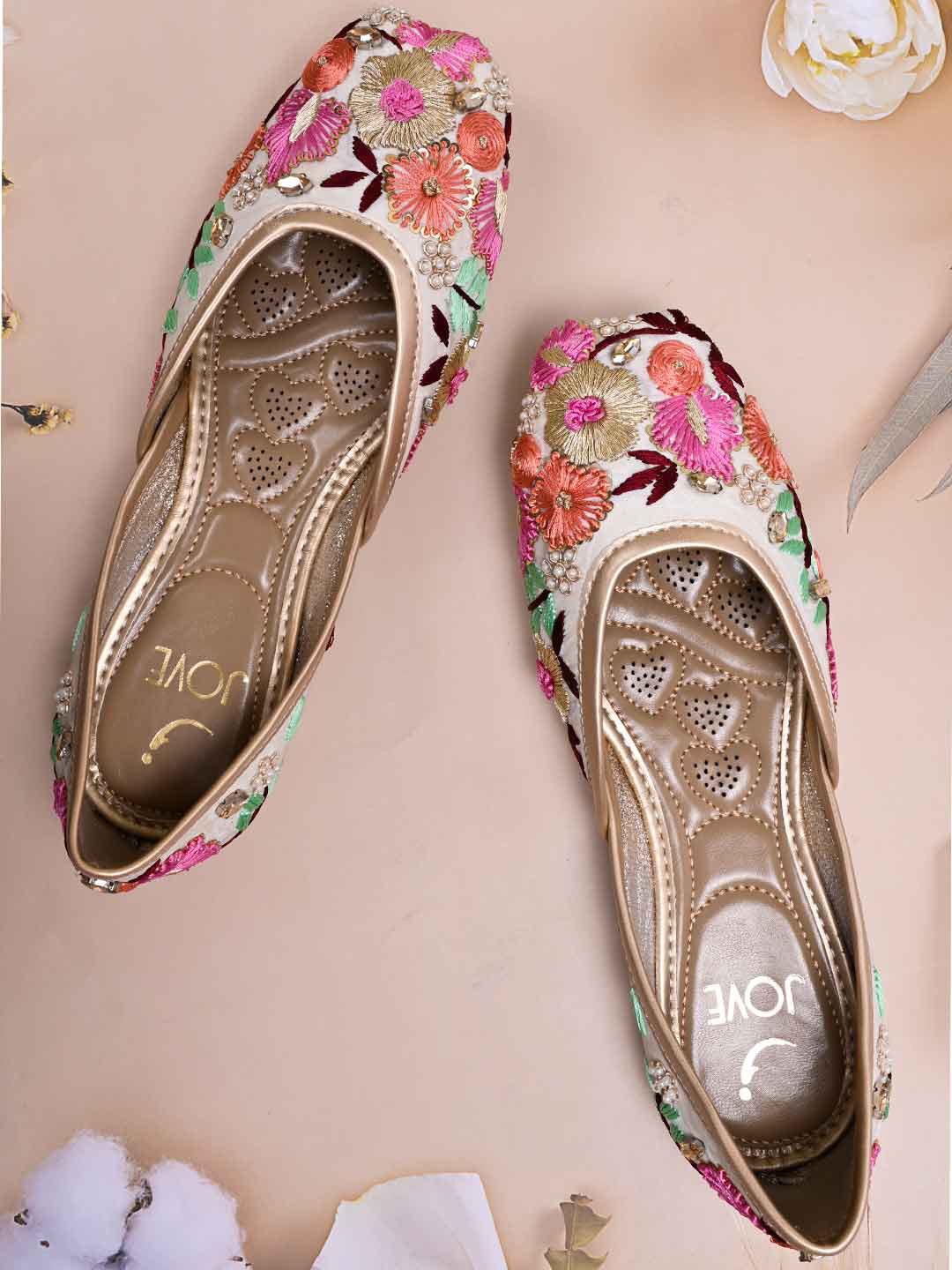 

Jove Women Ethnic Embellished Fabric Mojaris, Cream