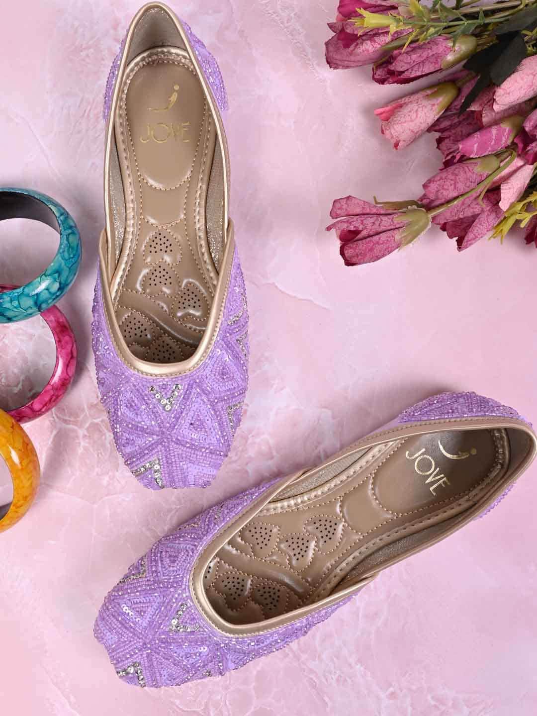 

Jove Embellished Ethnic Mojaris, Purple