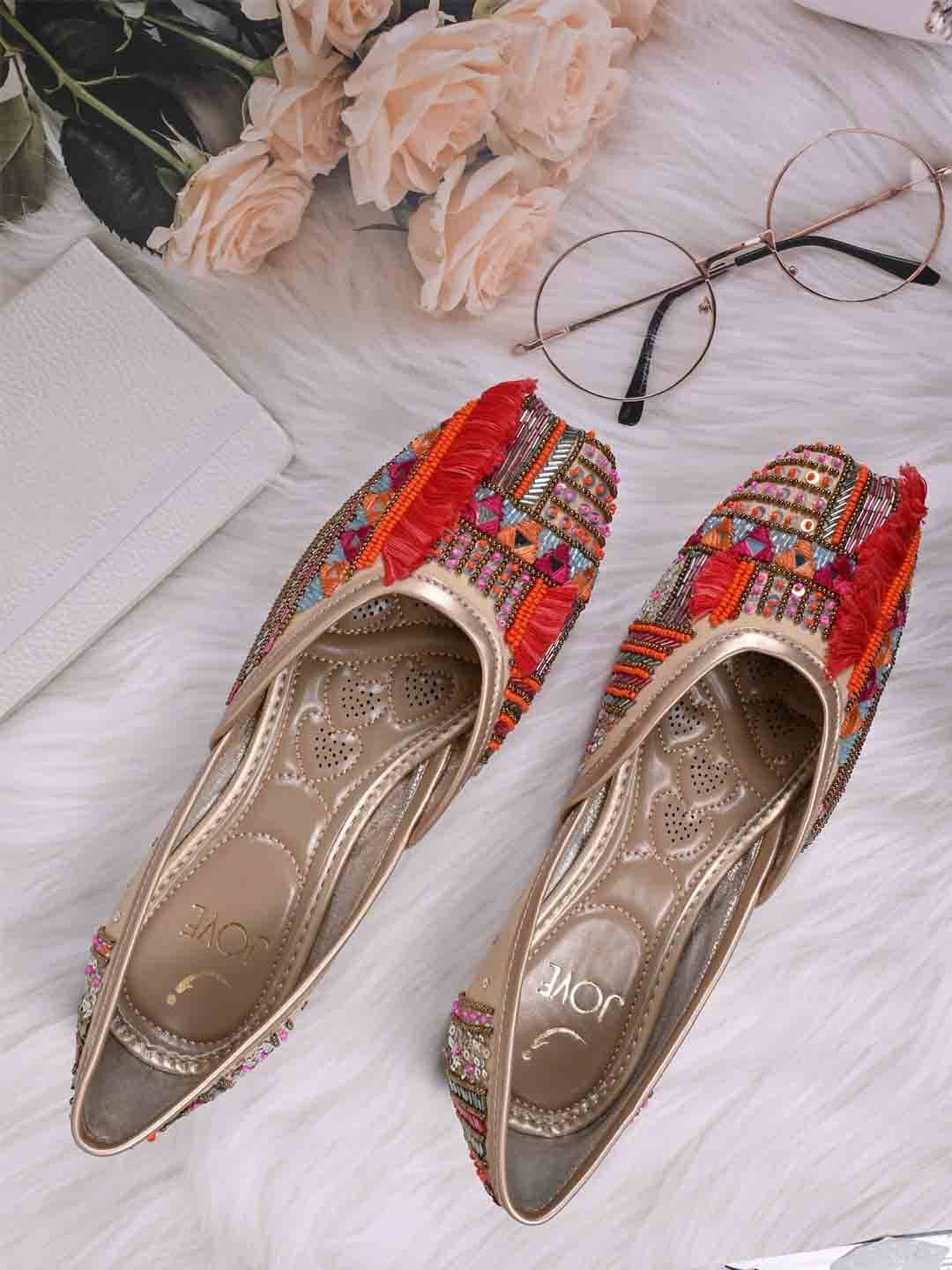 

Jove Embellished Ethnic Mojaris, Beige