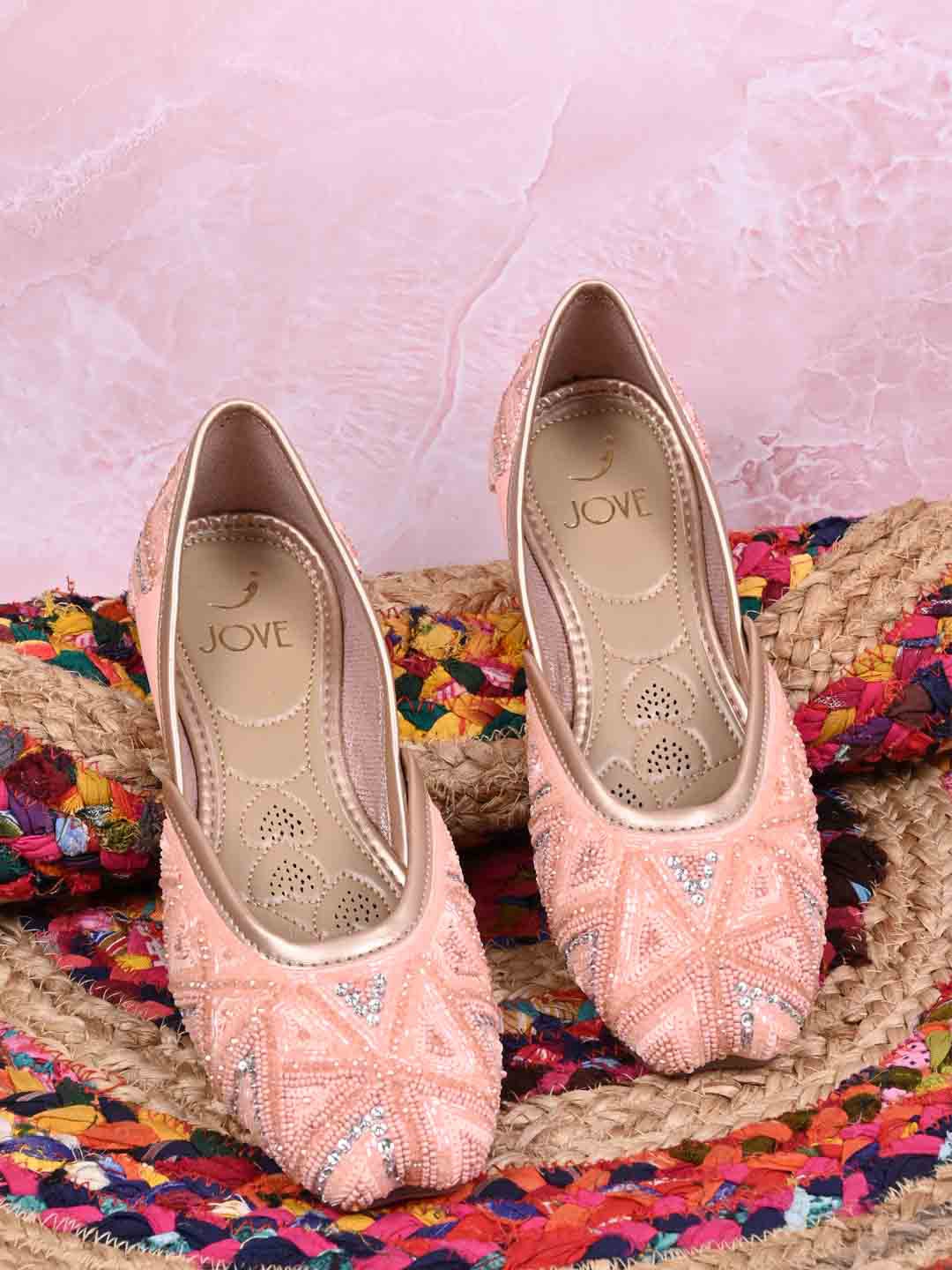 

Jove Embellished Ethnic Mojaris, Pink