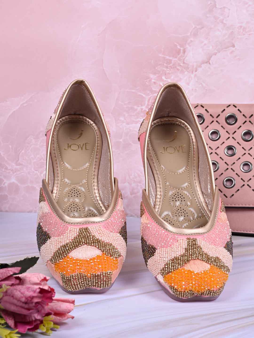 

Jove Embellished Ethnic Mojaris, Pink
