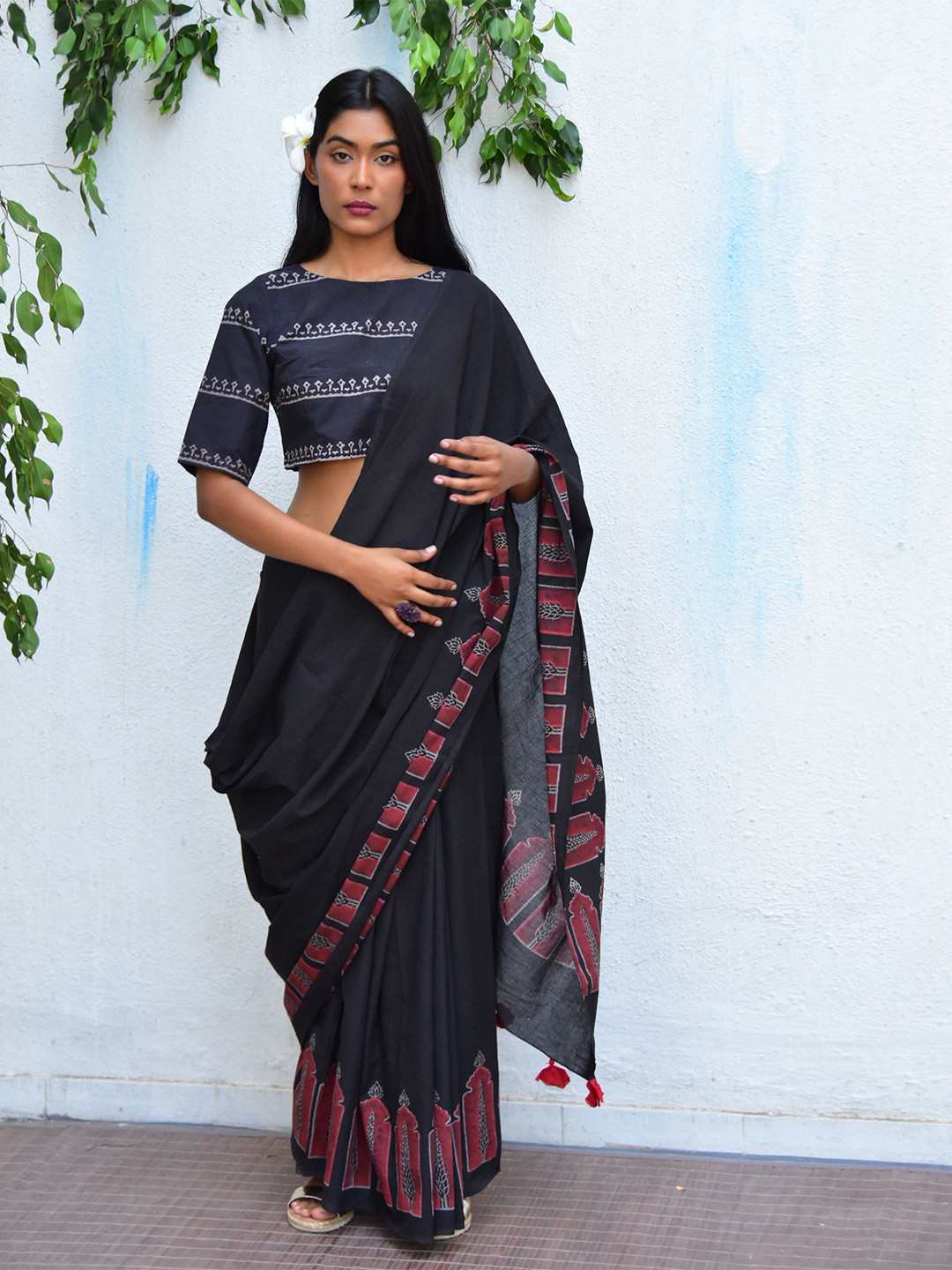 

Chidiyaa Pure Cotton Block Print Saree, Black