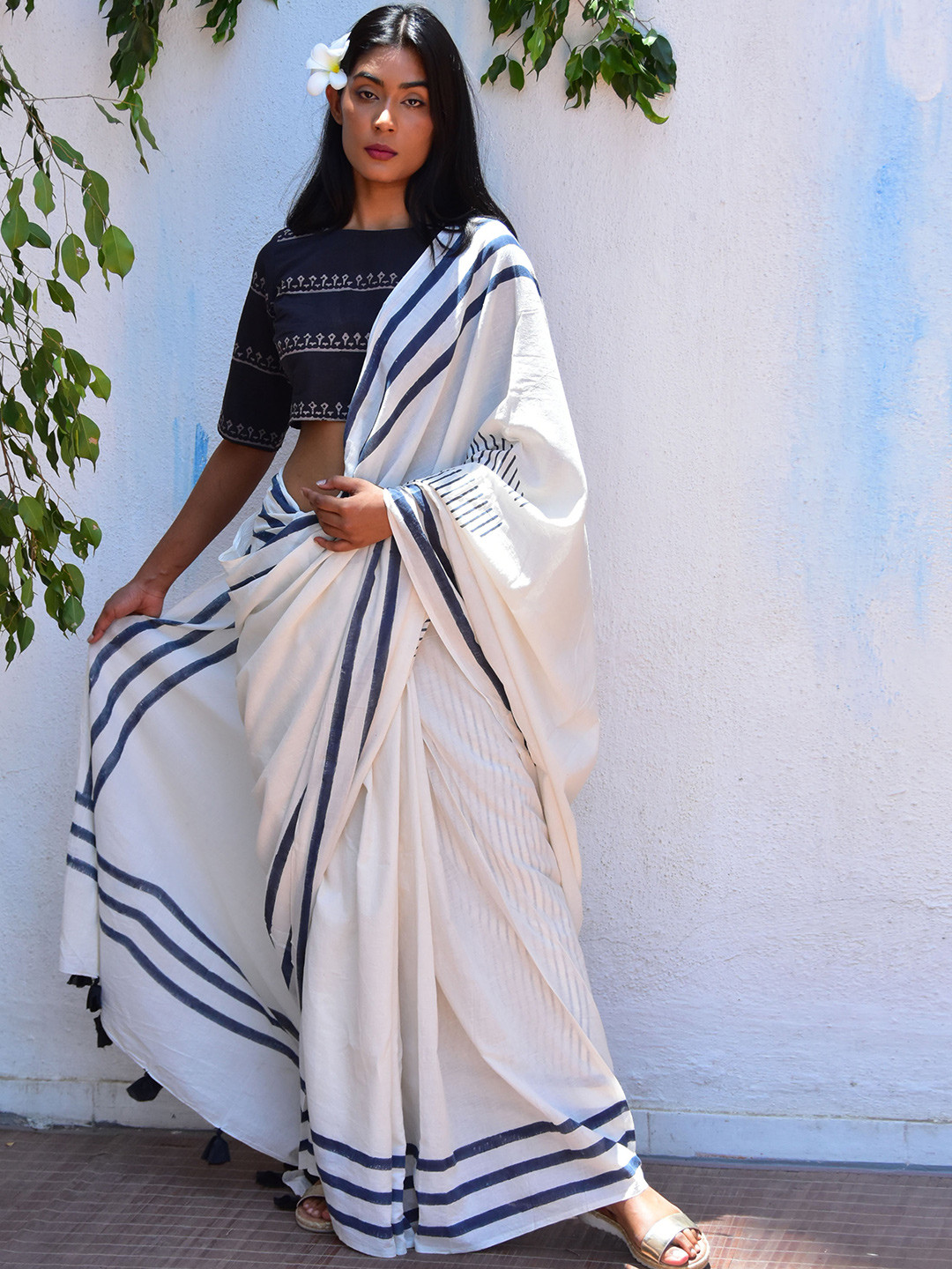 

Chidiyaa Pure Cotton Block Print Saree, White