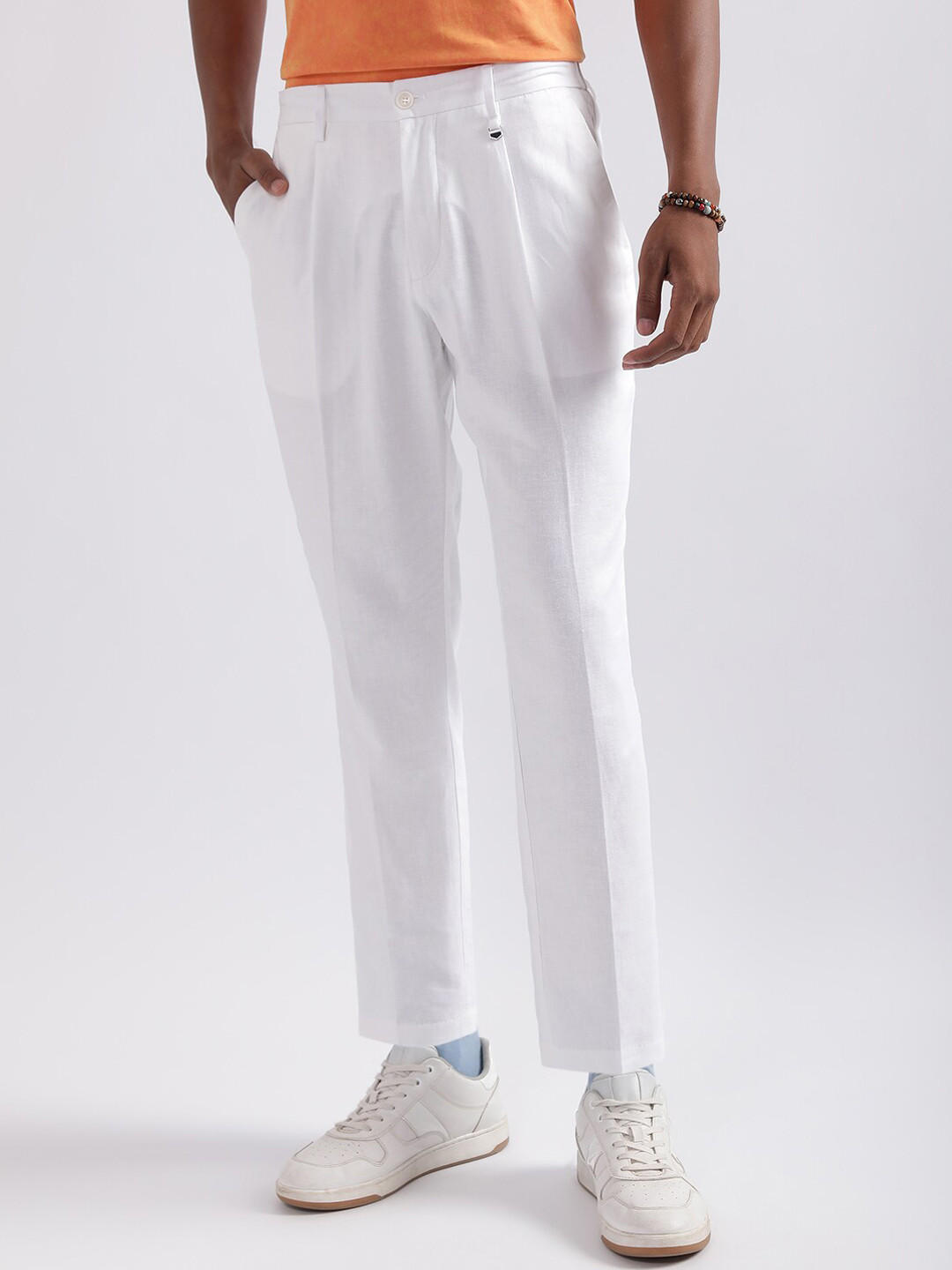 

Antony Morato Men Carrot Mid-Rise Pleated Trousers, Cream