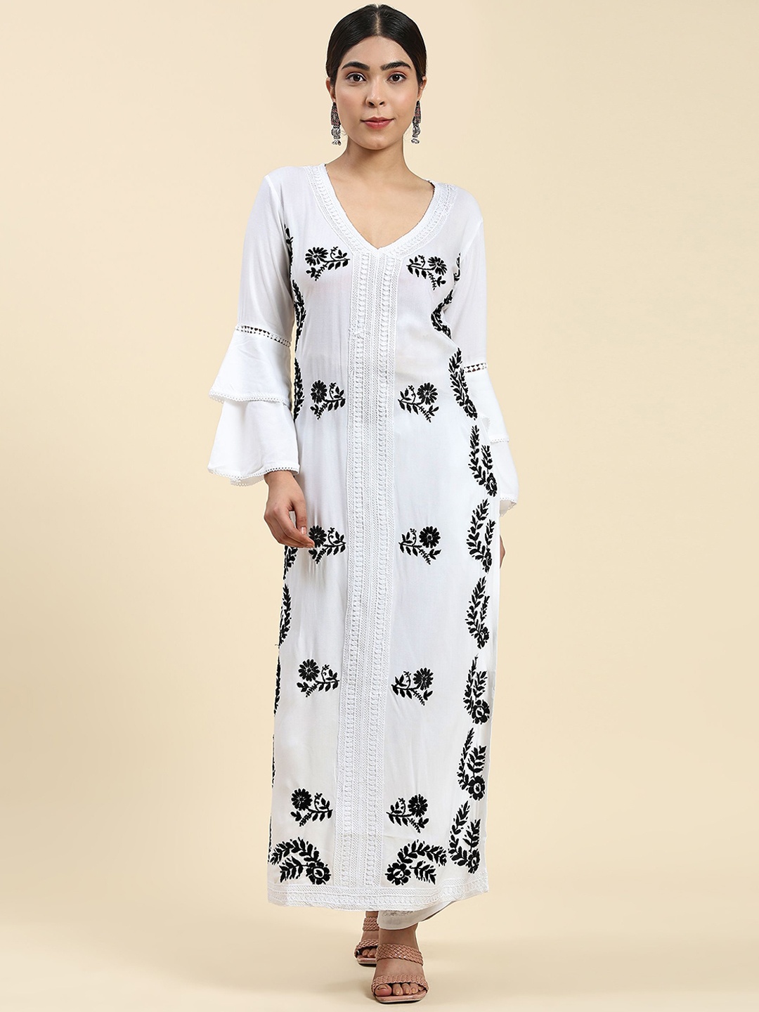 

HOUSE OF KARI Floral Embroidered Chikankari Cotton Kurta, White