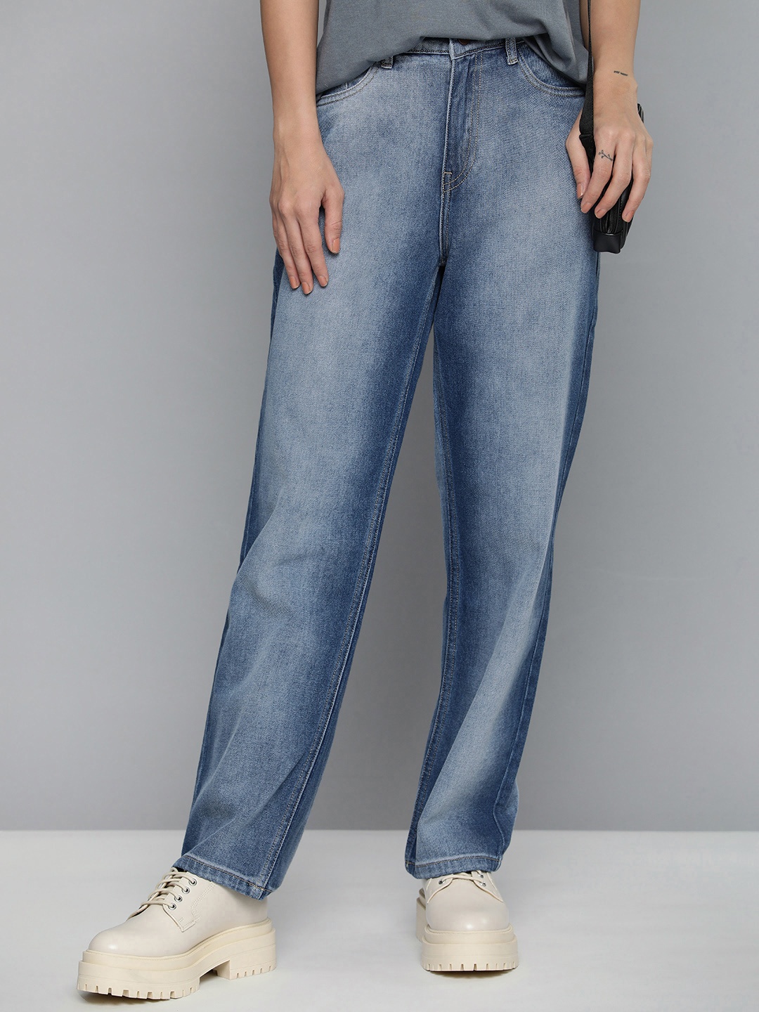 

Harvard Women High-Rise Light Fade Cotton Jeans, Blue