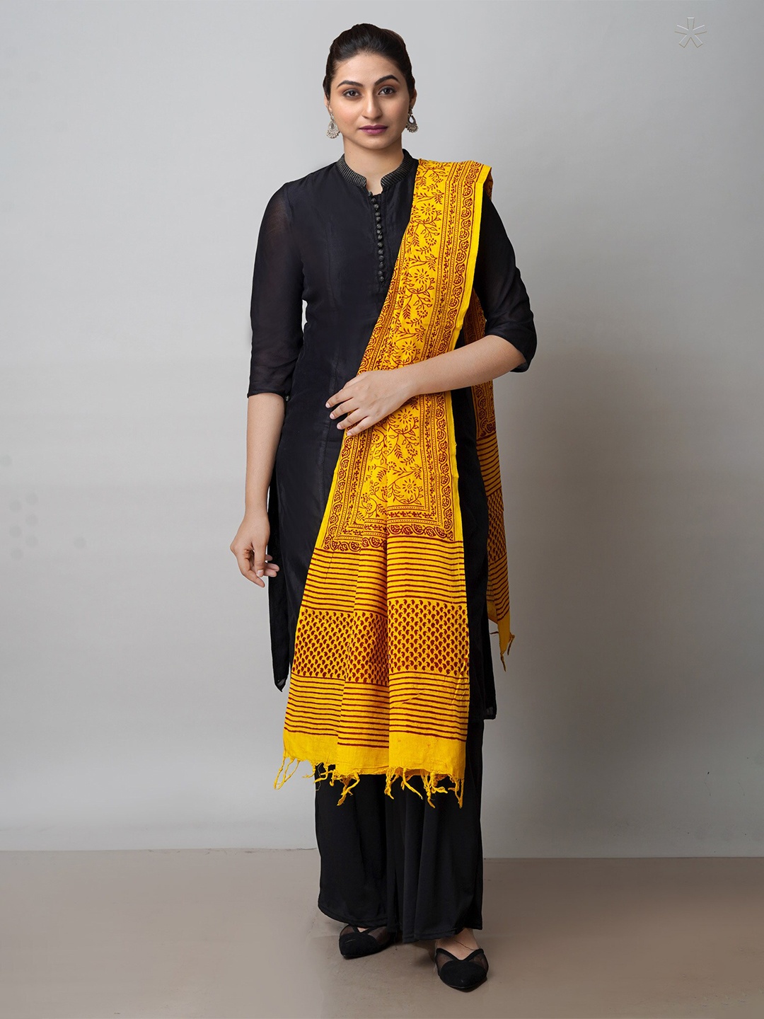 

Unnati Silks Ethnic Motifs Printed Dupatta, Yellow