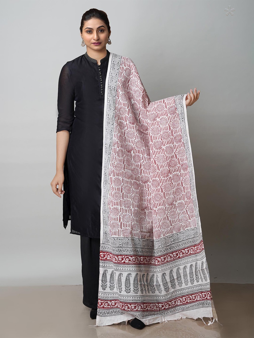 

Unnati Silks Ethnic Motifs Printed Dupatta, White