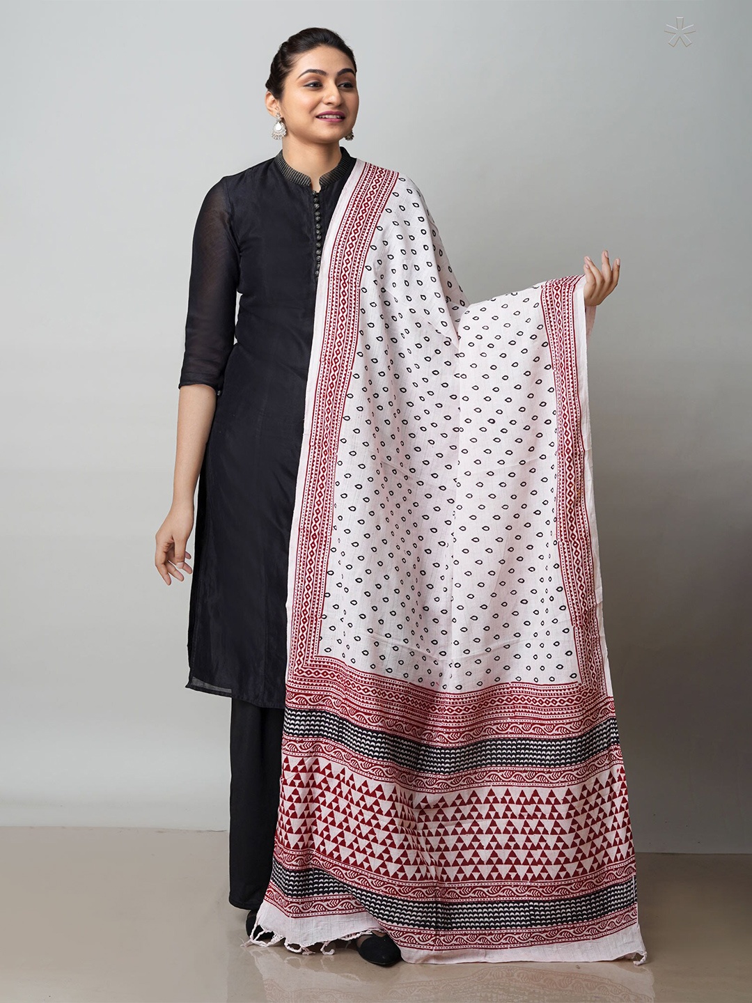 

Unnati Silks Ethnic Motifs Printed Dupatta, White