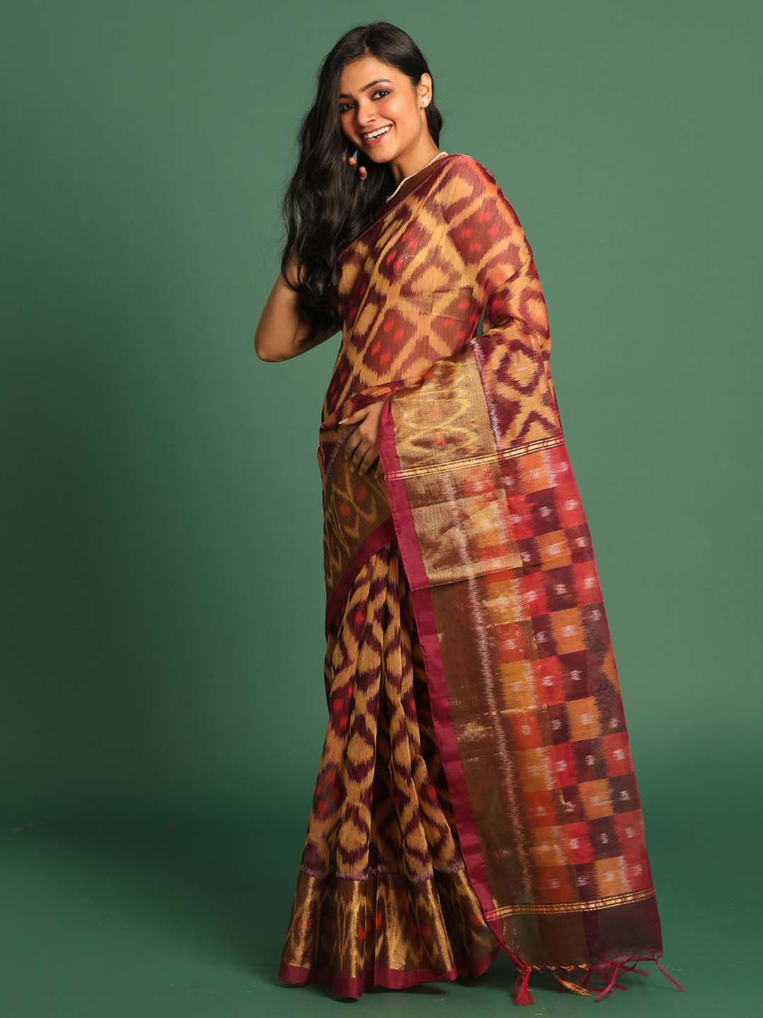 

Indethnic Ikat Zari Art Silk Pochampally Saree With Blouse Piece, Brown