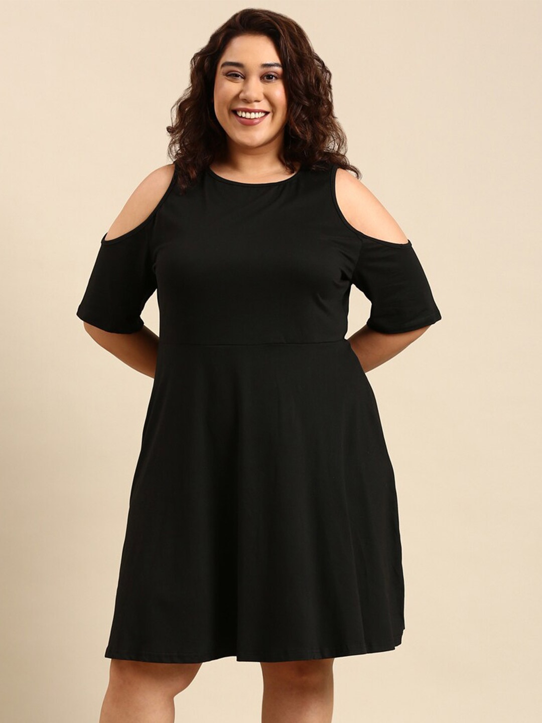 

The Pink Moon Cold-Shoulder Sleeves A-Line Dress, Black