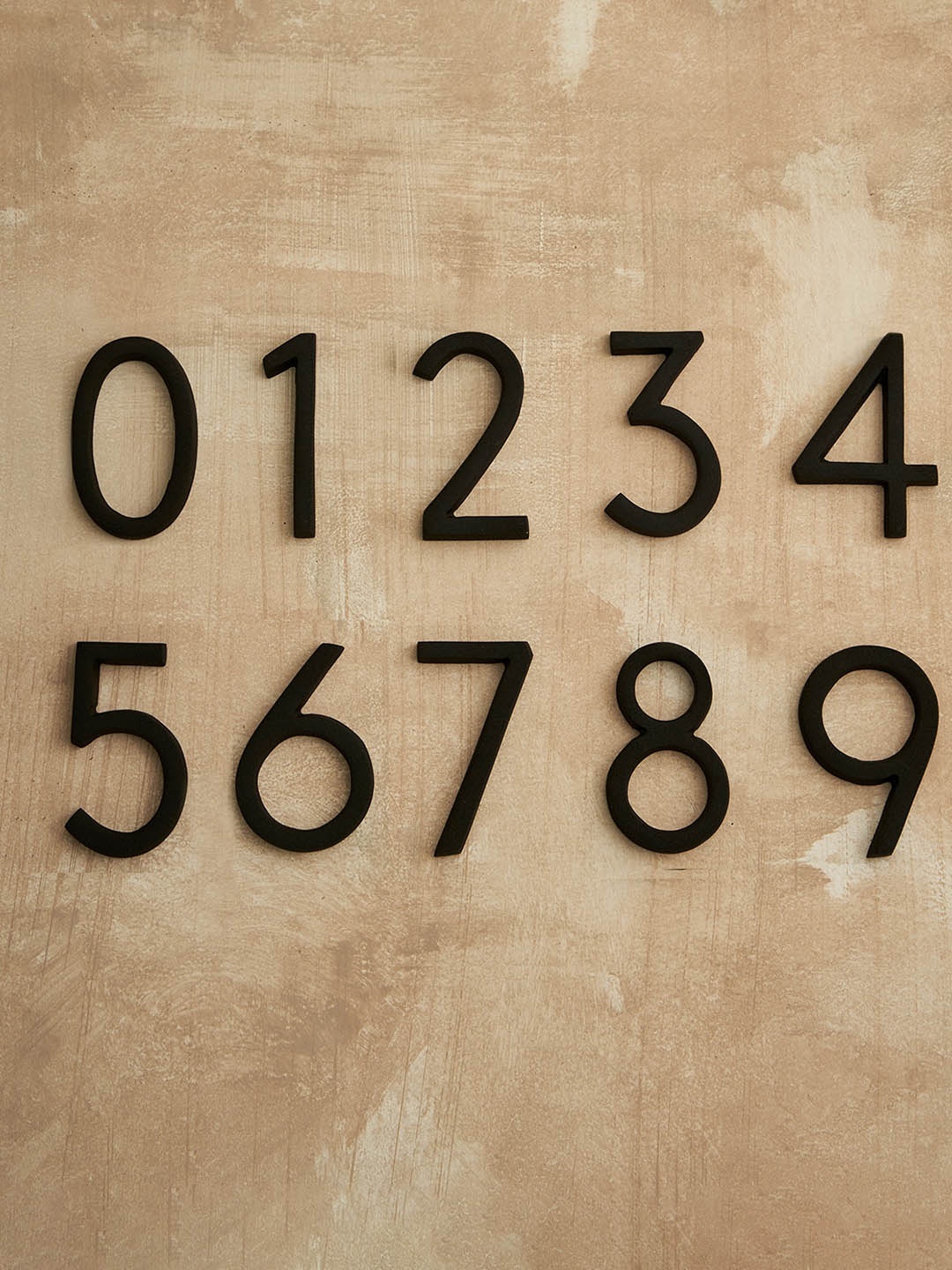 

DecorTwist Black Modern Number 1 Wall Plate