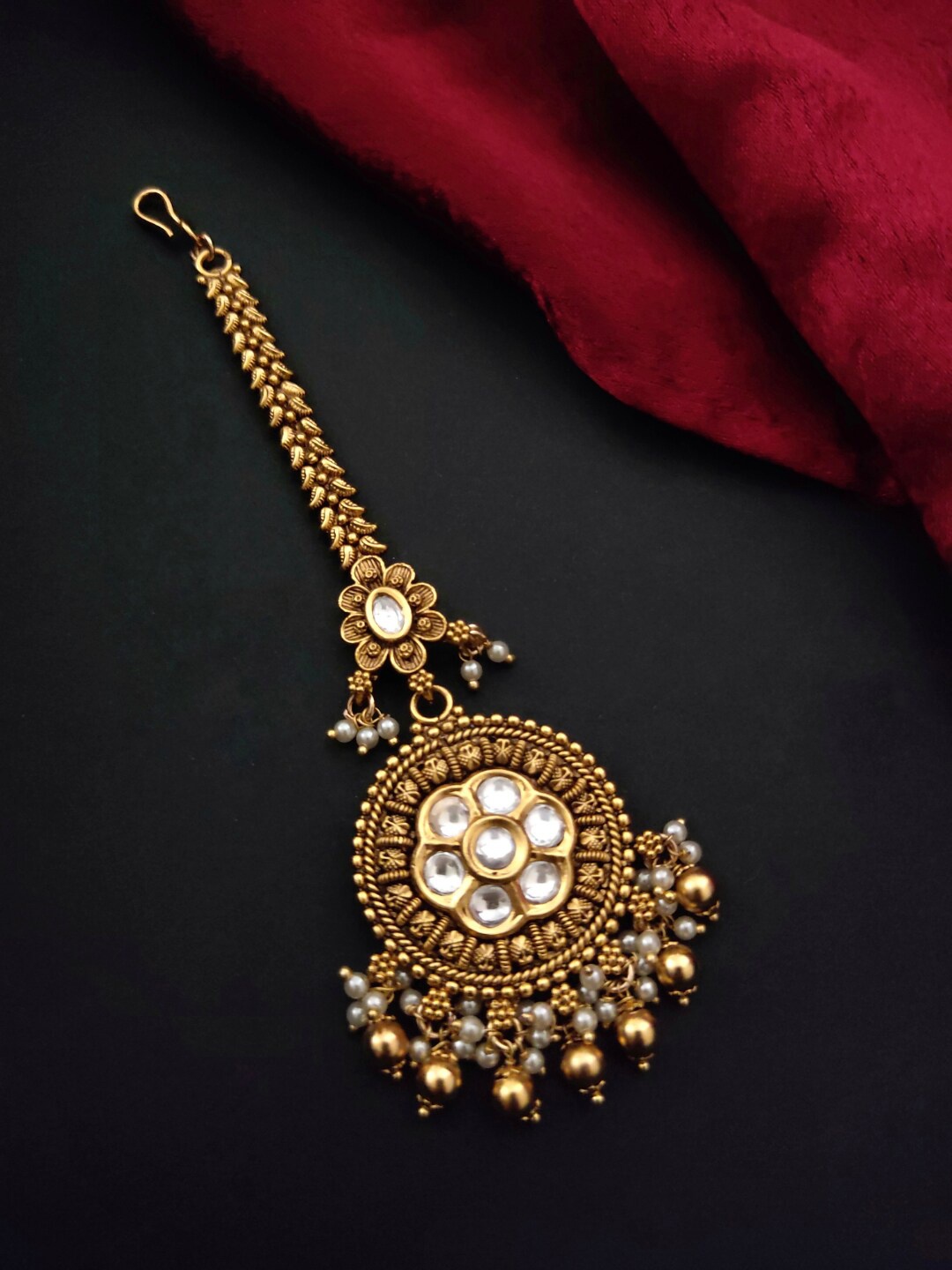 

Pihtara Jewels Gold-Plated Kundan-Studded & Beaded Antique Maang Tikka